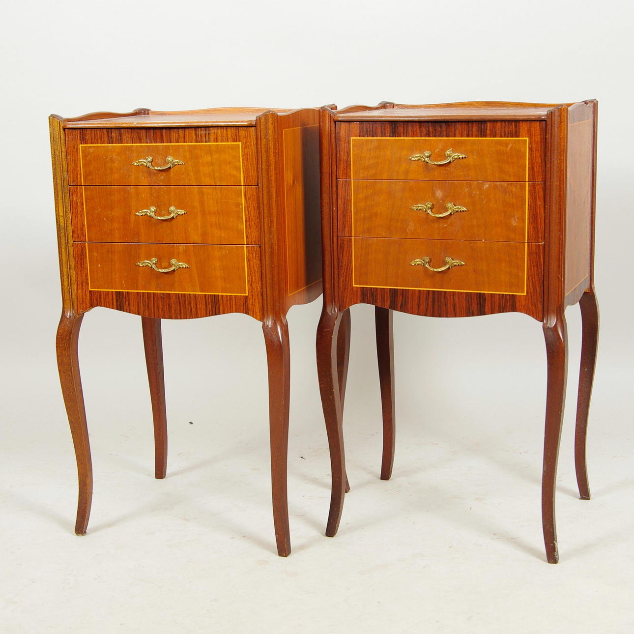 SÄNGBORD, 1 par, mahogny, rokokostil.