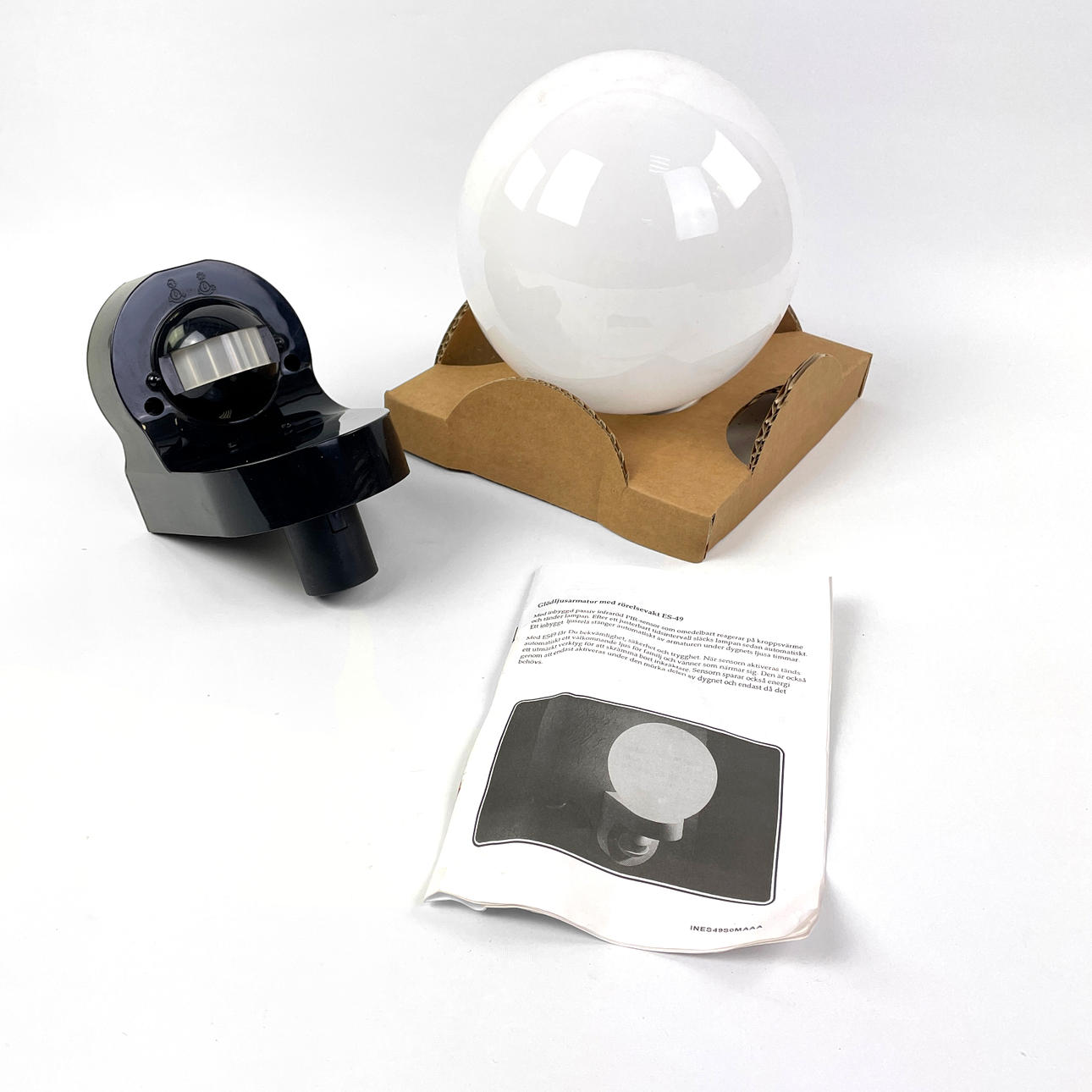 INCANDESCENT LAMP with motion sensor, plastic/glass, model ES 49, Everspring.