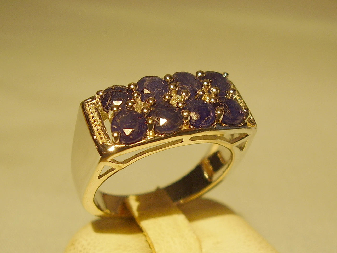 BLÅ SAFIRRING 2.32 ct. silver 925.