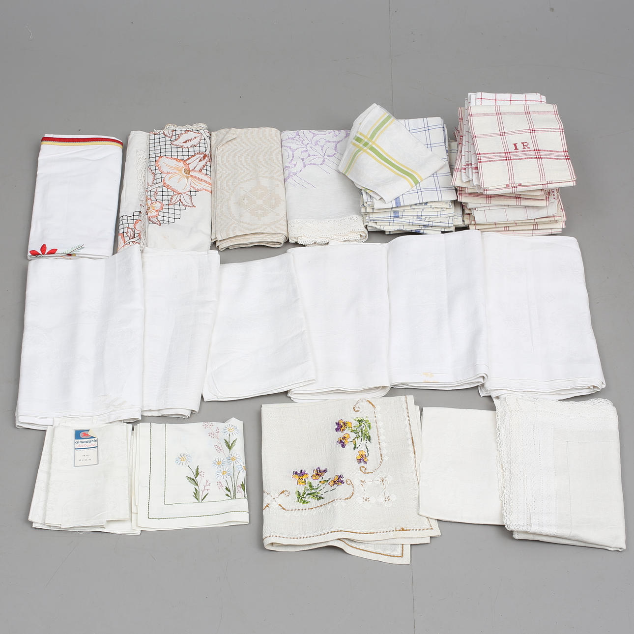 LINNEDUKAR, KÖKSHANDUKAR, mm.