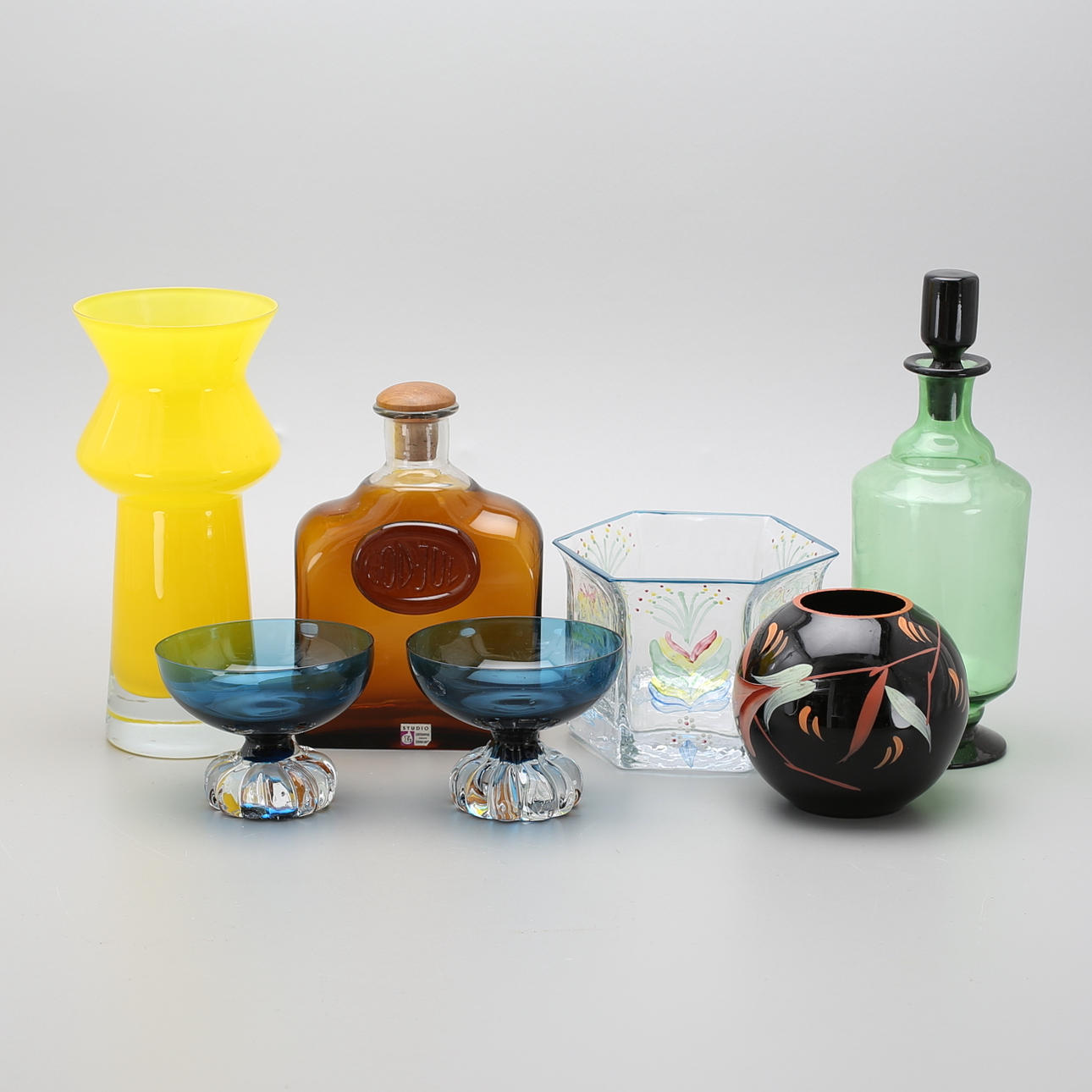 GLASFÖREMÅL, 7 delar.