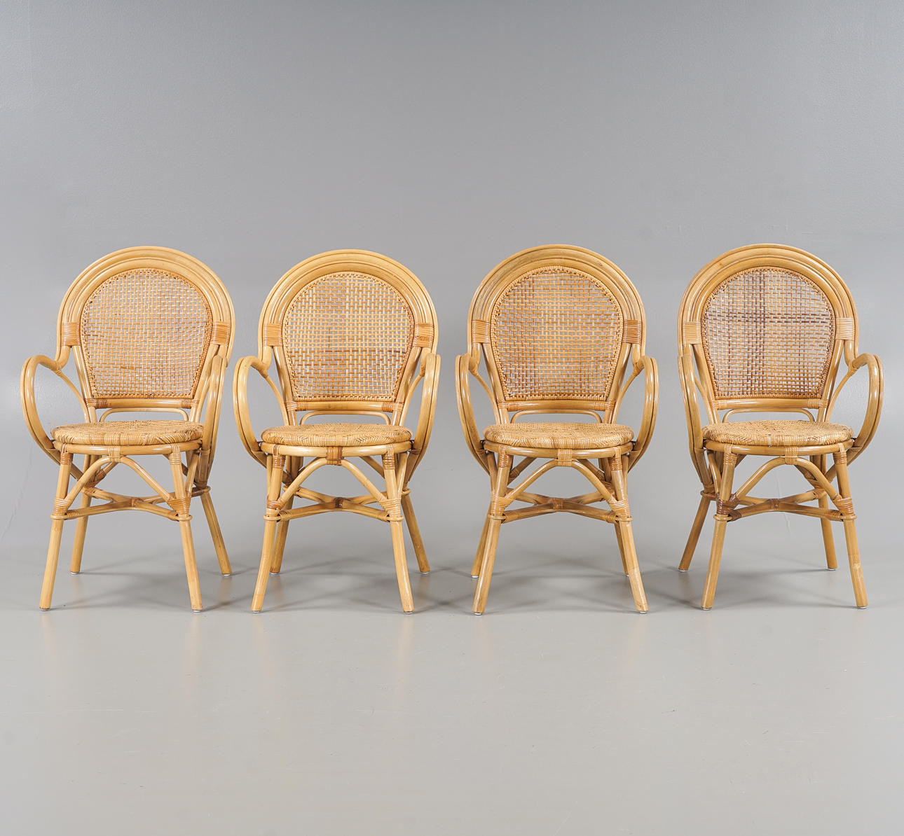 Pajutuoleja, 4 kpl, 1900-luvun jälkipuoli.