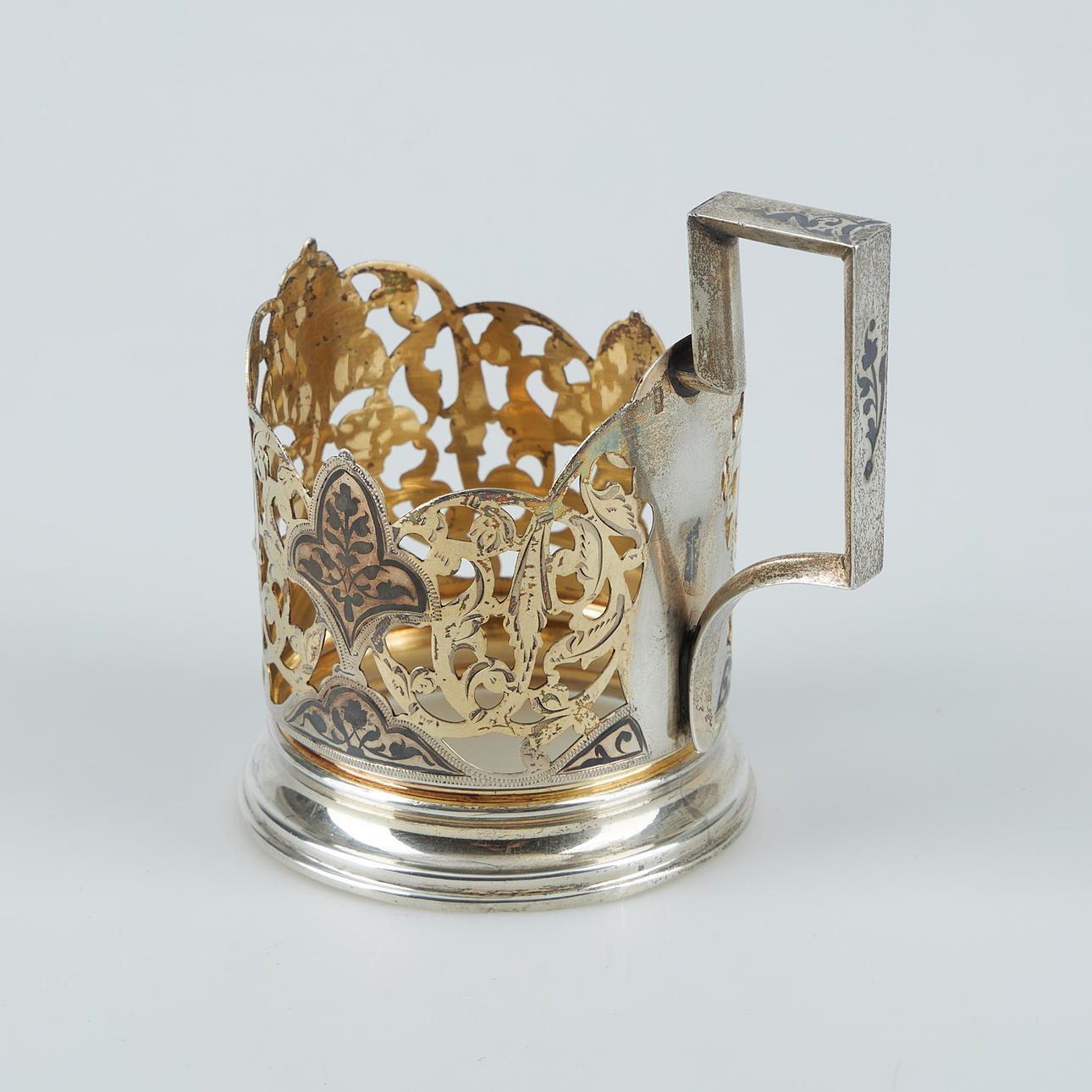 TEEGLASHALTER, Silber, Niello, Sowjetunion.