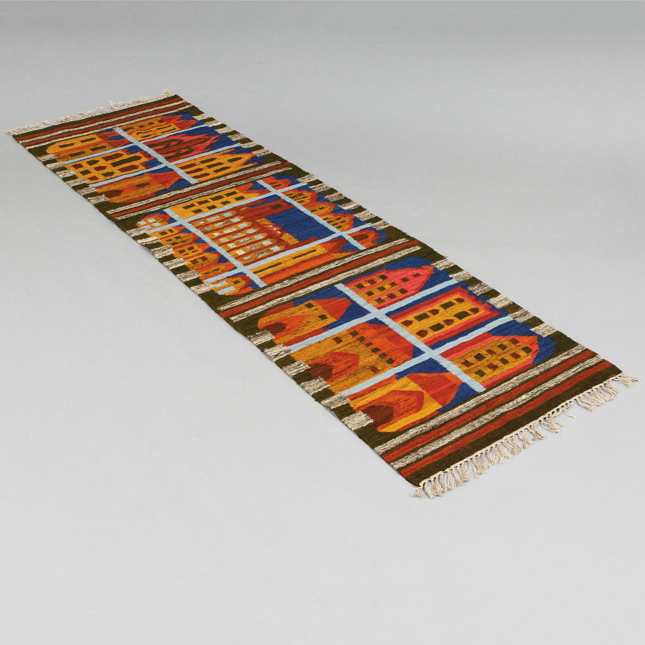 MATTA, rölakan. 273 x 85 cm.