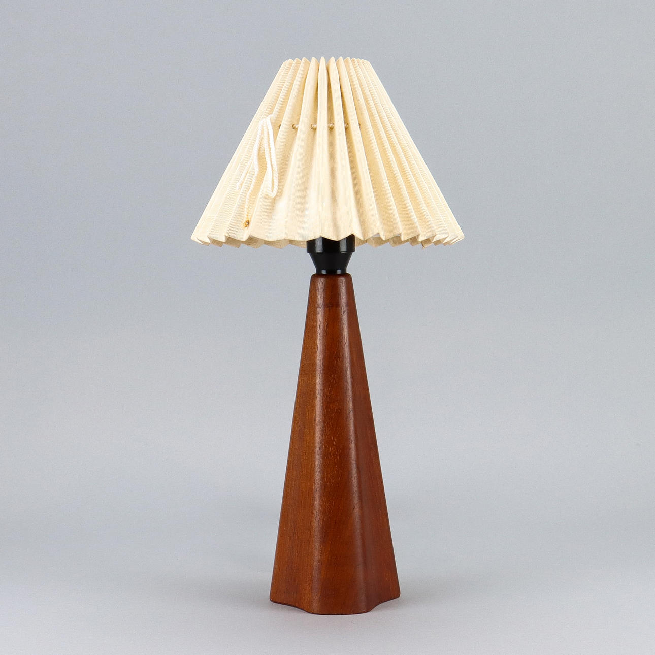 BORDLAMPE teak fod.