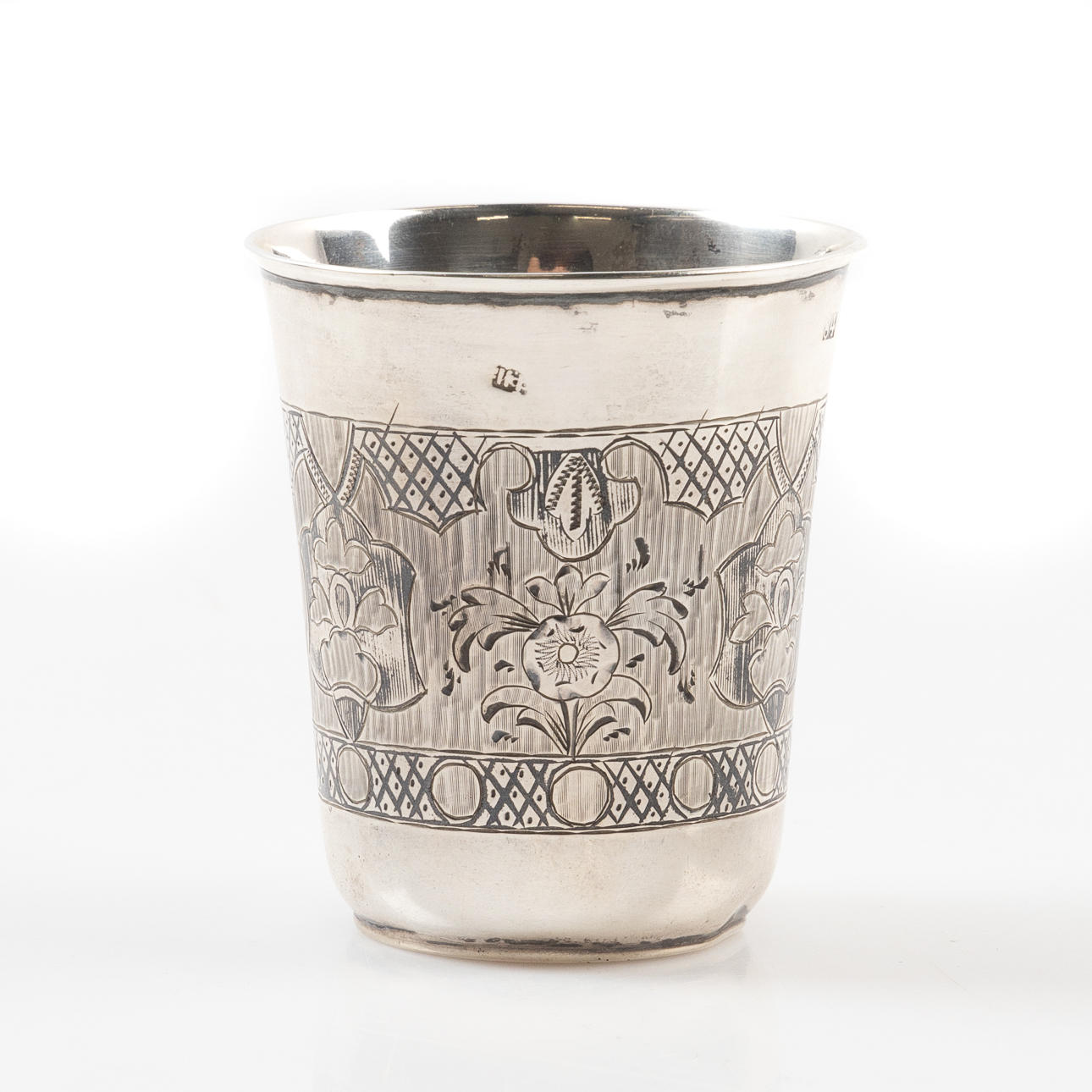 FYODOR IVANOV, Moscú 1875. Vaso plateado.