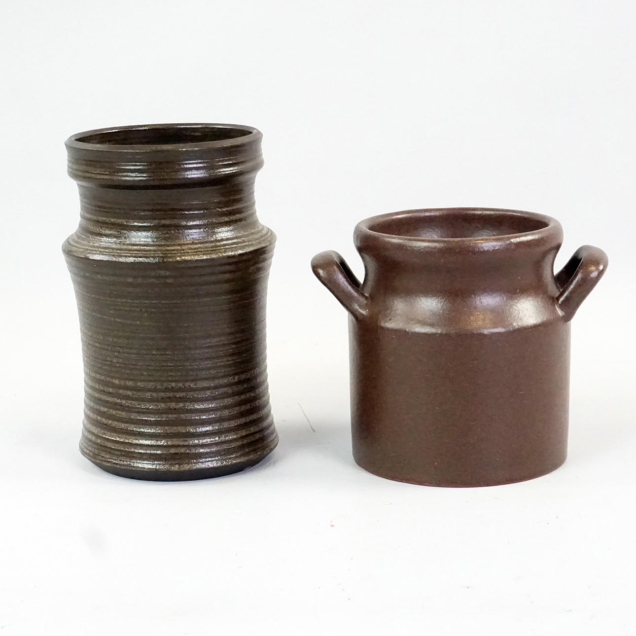 CERAMIC VASE KARIN HEDIN and pot.