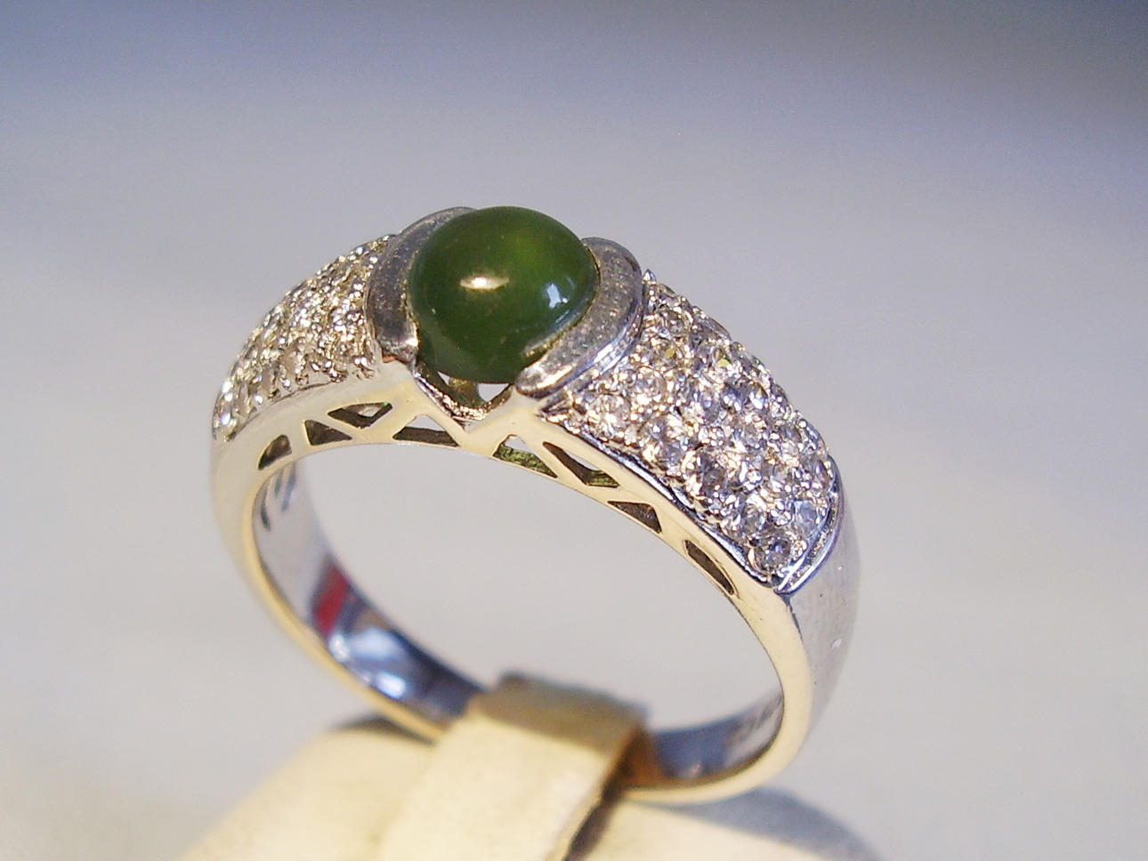 Jade ring med cubic zirconia silver 925.