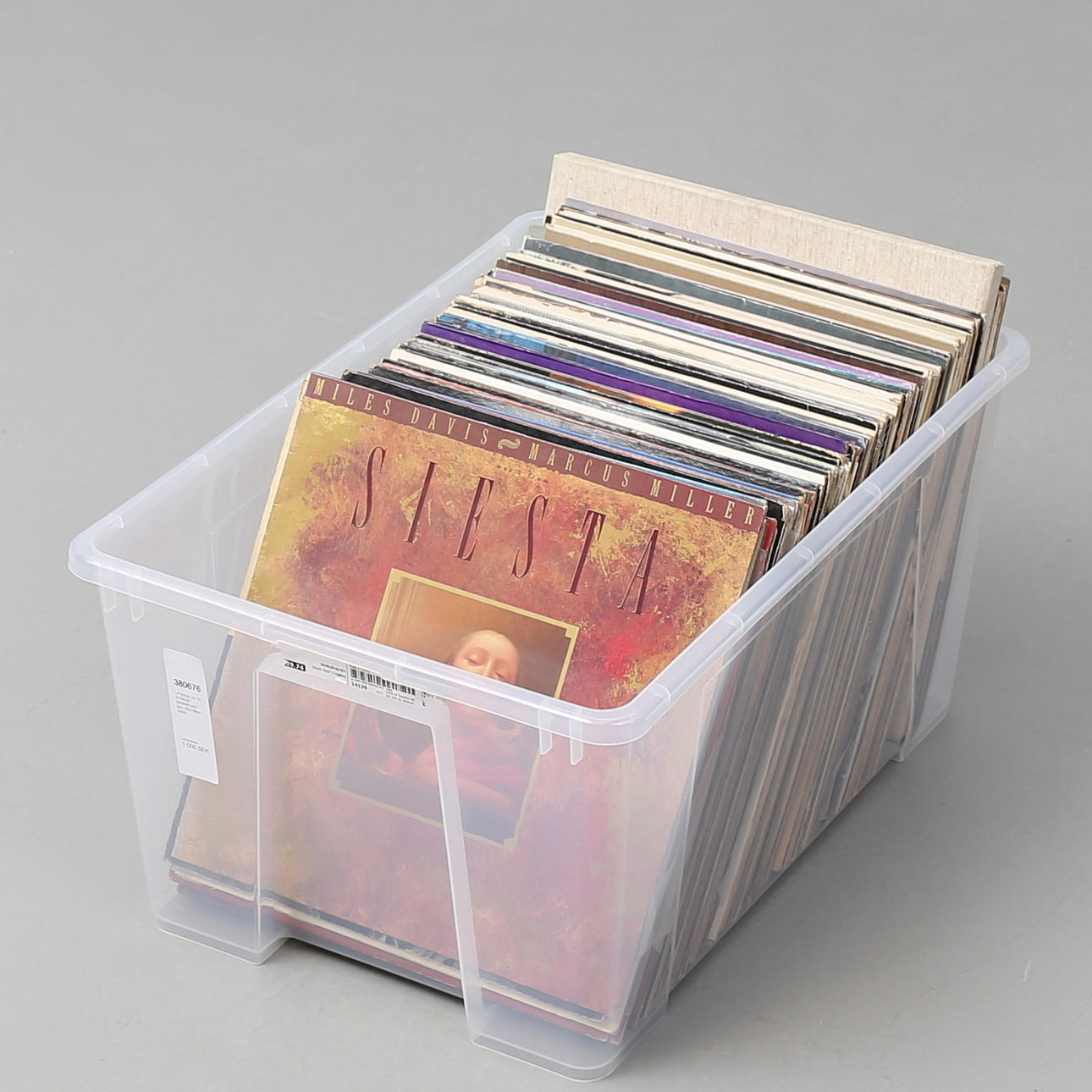 LP:skivor, 80 st främst klassiskt och jazz. Bl.a Miles Davis.