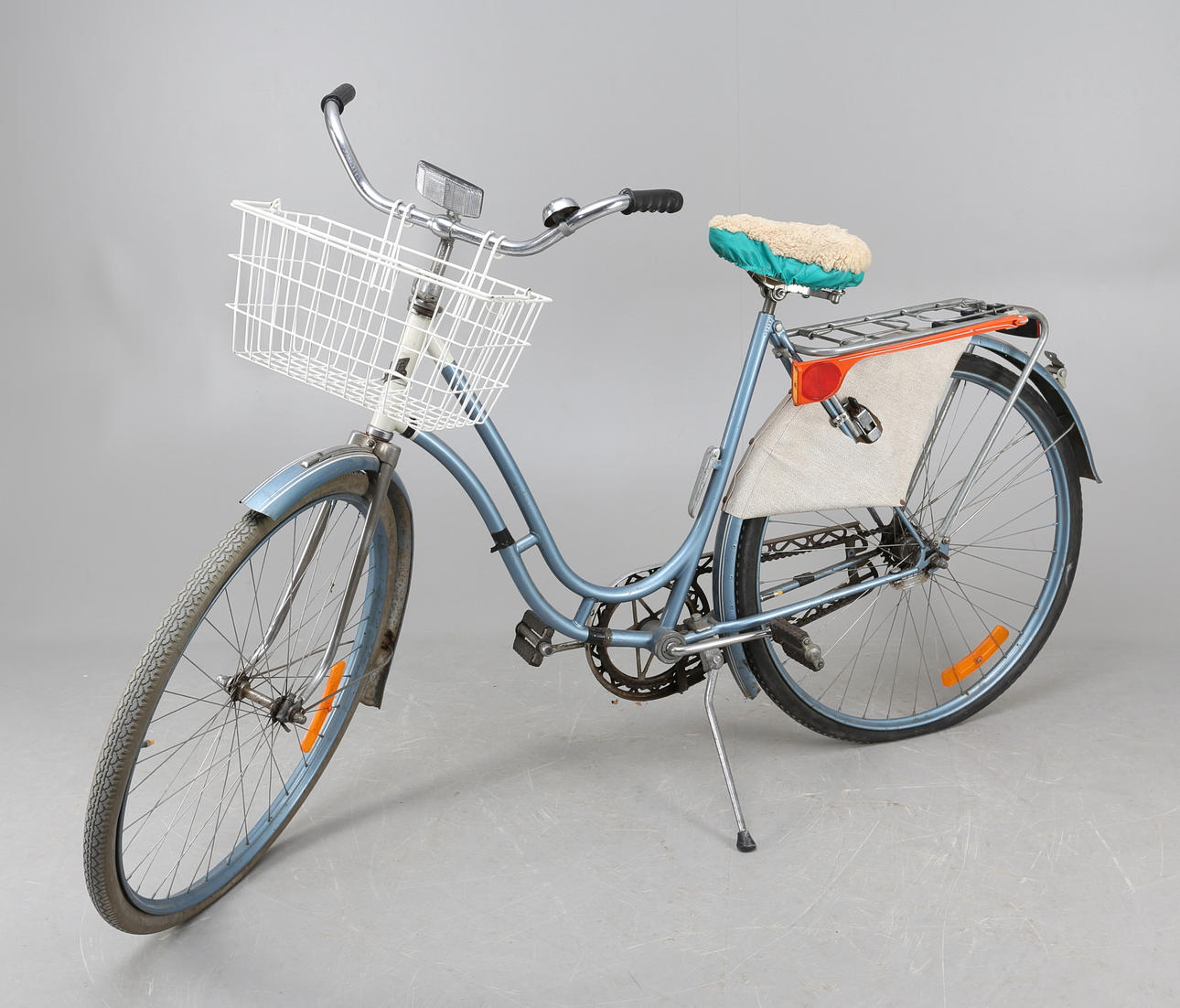 DAMCYKEL, "Trafik, Prima svenskt fabrikat", 1900-talets mitt.