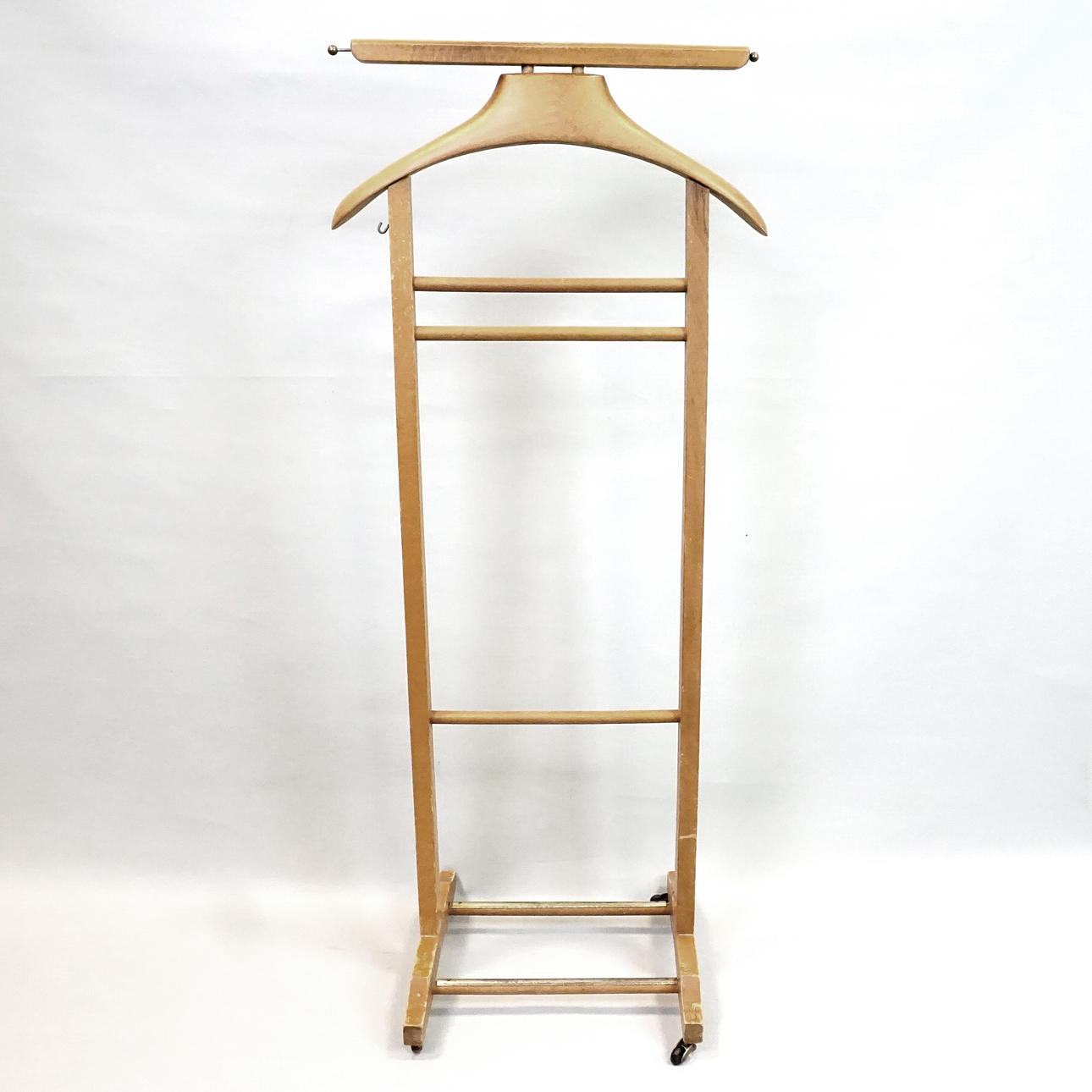 HERRBETJÄNT, trä, 1900-tal.