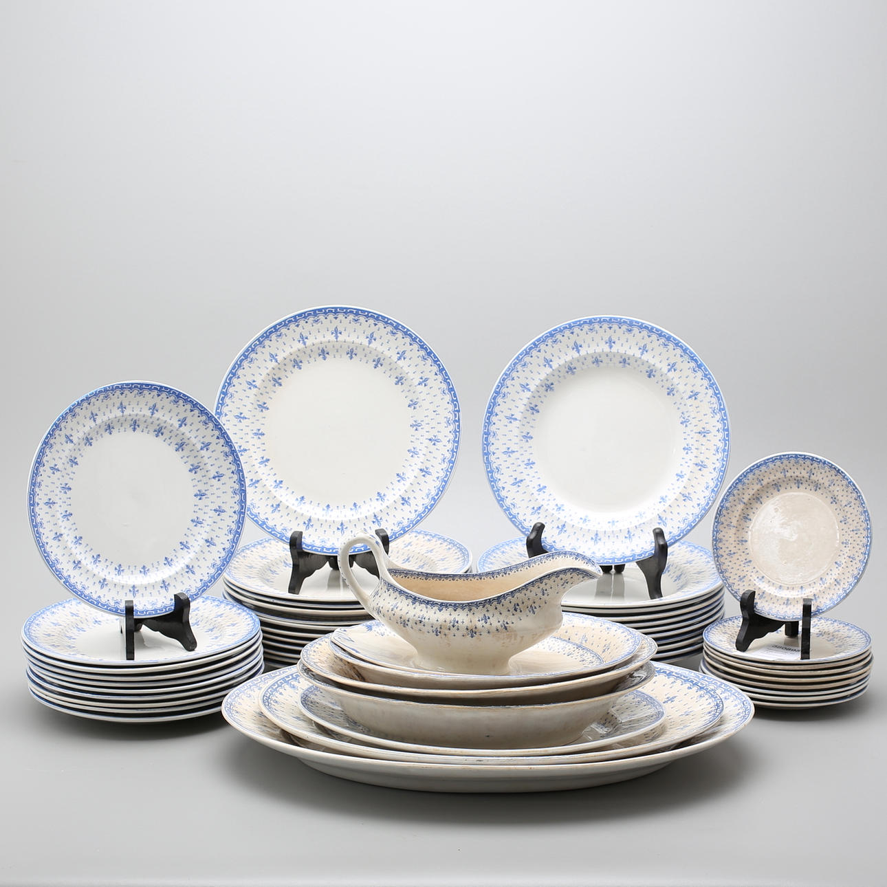 MATSERVIS, 49 delar, porslin, "Lilja", Gustavsberg, tidigt 1900-tal.