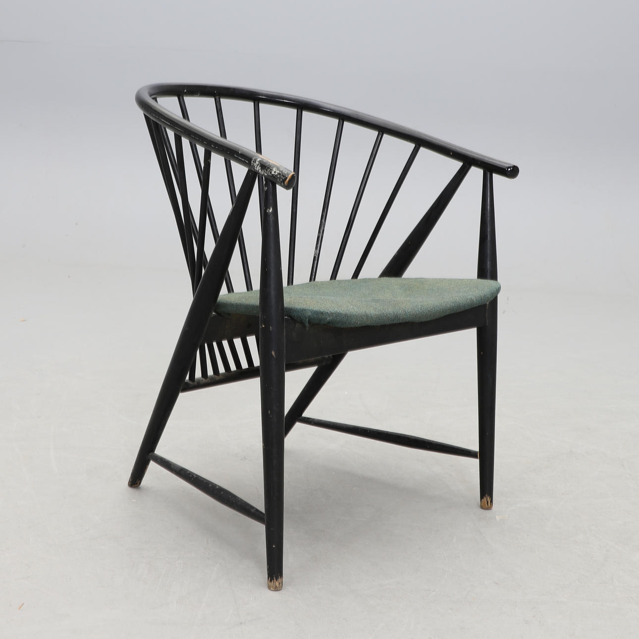 SONNA ROSÉN. KARMSTOL, "Solfjädern", formgiven 1948.