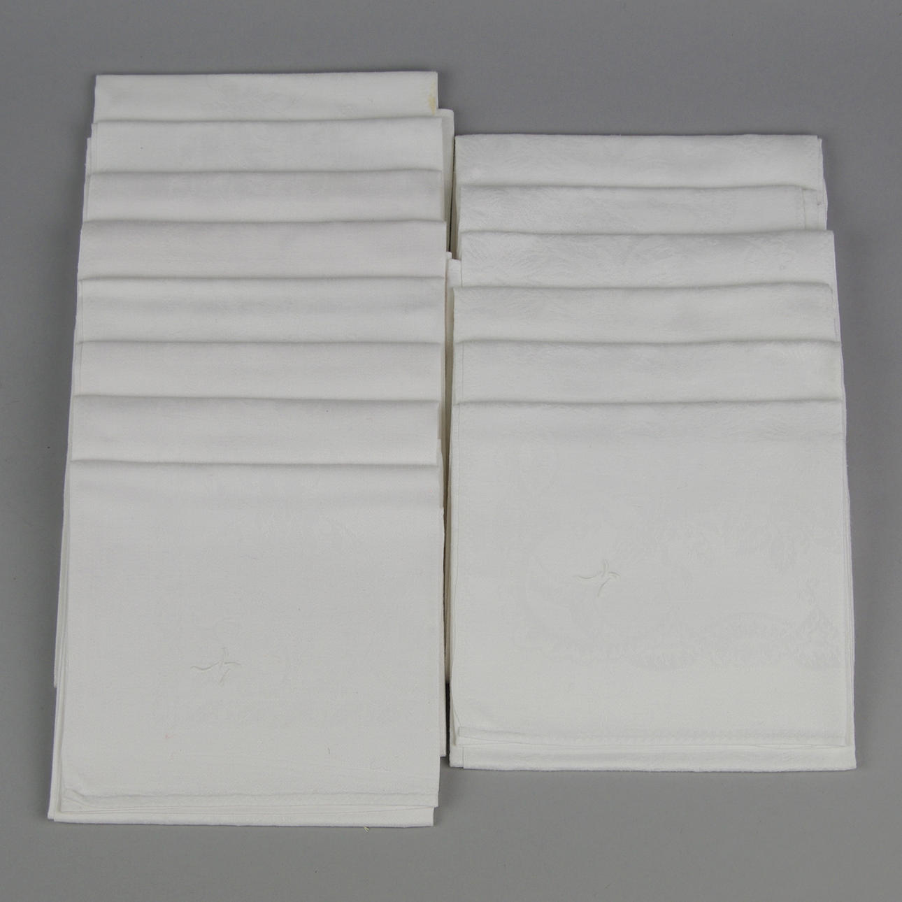 LINNESERVETTER, 2 olika mönster.