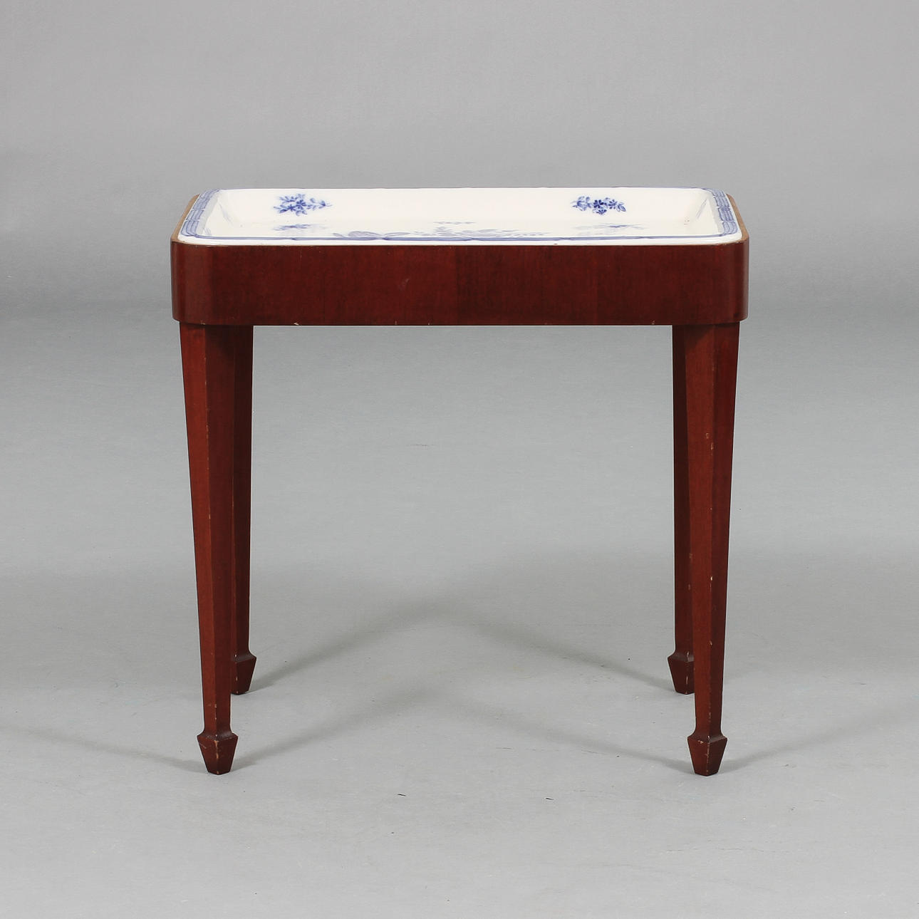 TEBORD med fajansbricka, Gefle.