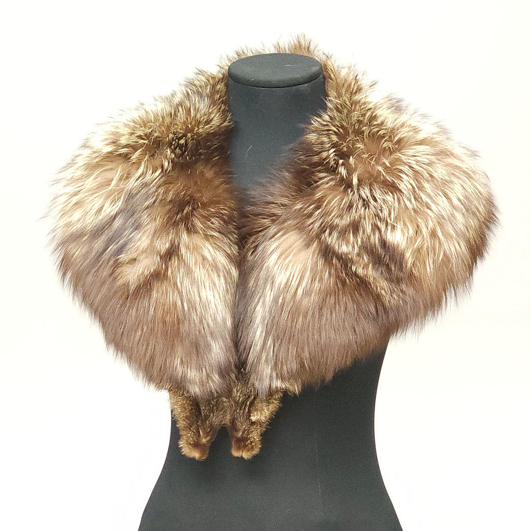 GRAN CUELLO DE ZORRO PLATEADO.