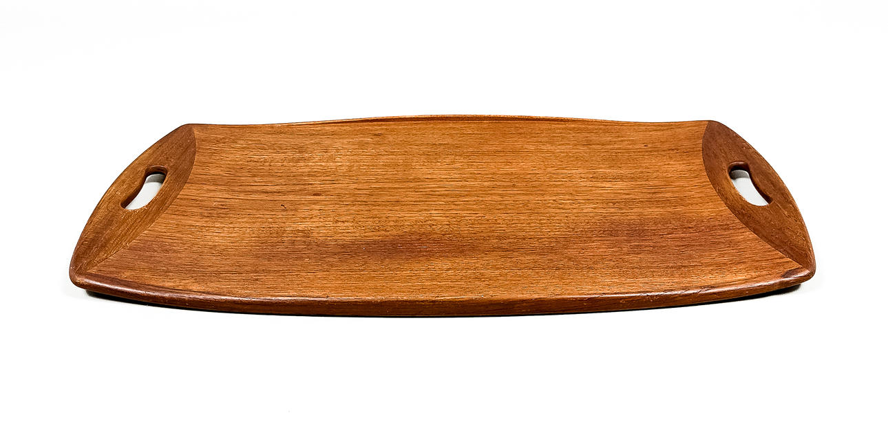 Tarjotin, tiikkipuku 1950-luku.