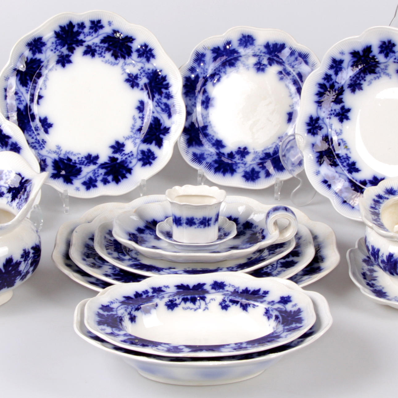 MATSERVIS, porslin, 59 delar, "Vinranka", Arthur Percy, Gefle.