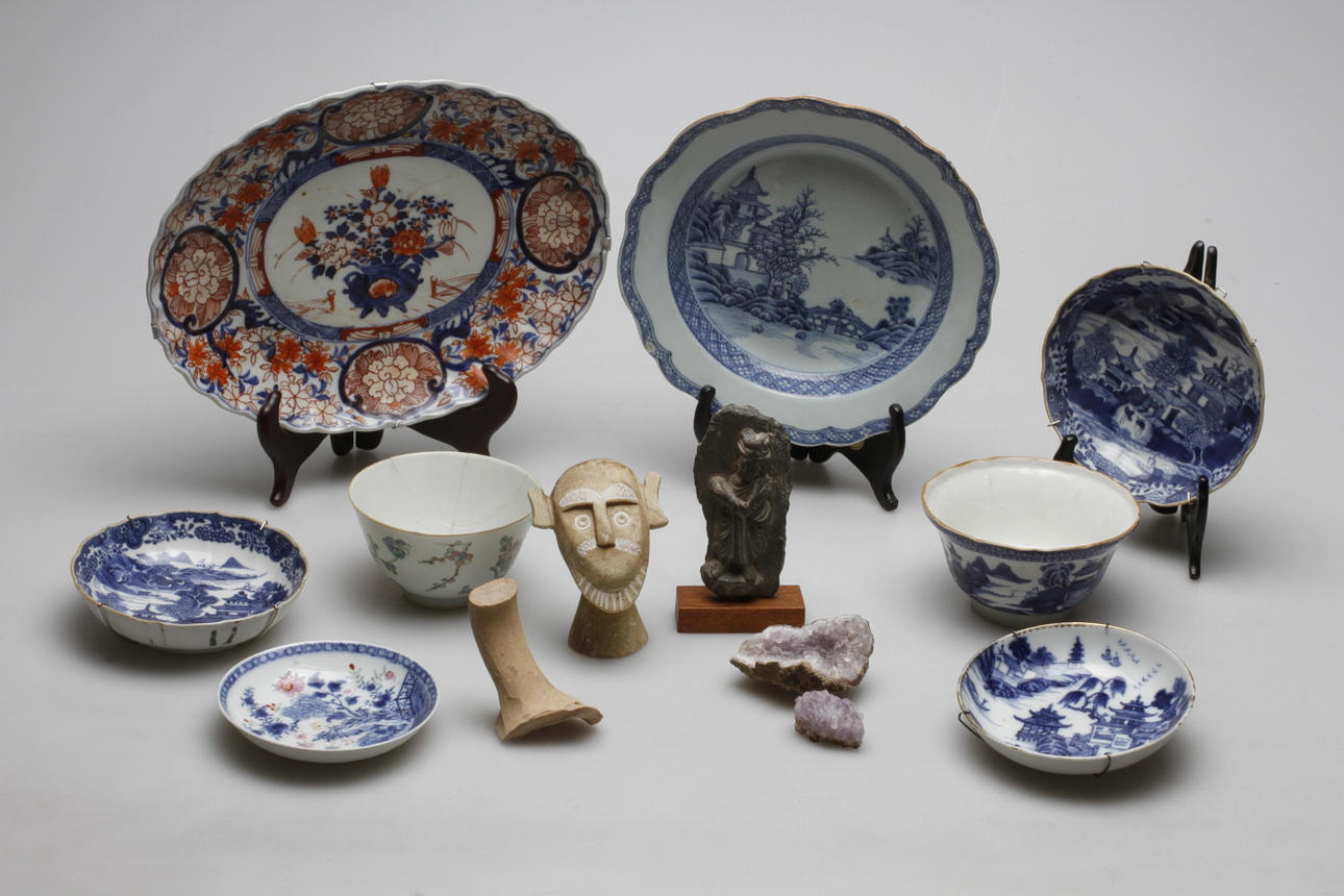 OSTINDISKT PORSLIN mm, 1800-1900-tal.