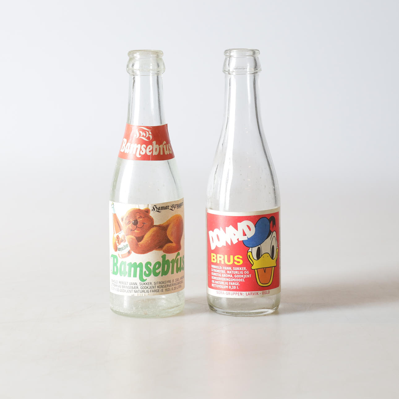 FLASKOR, 2 st, "Donald Brus" & "Bamsebrus", 1970-tal.