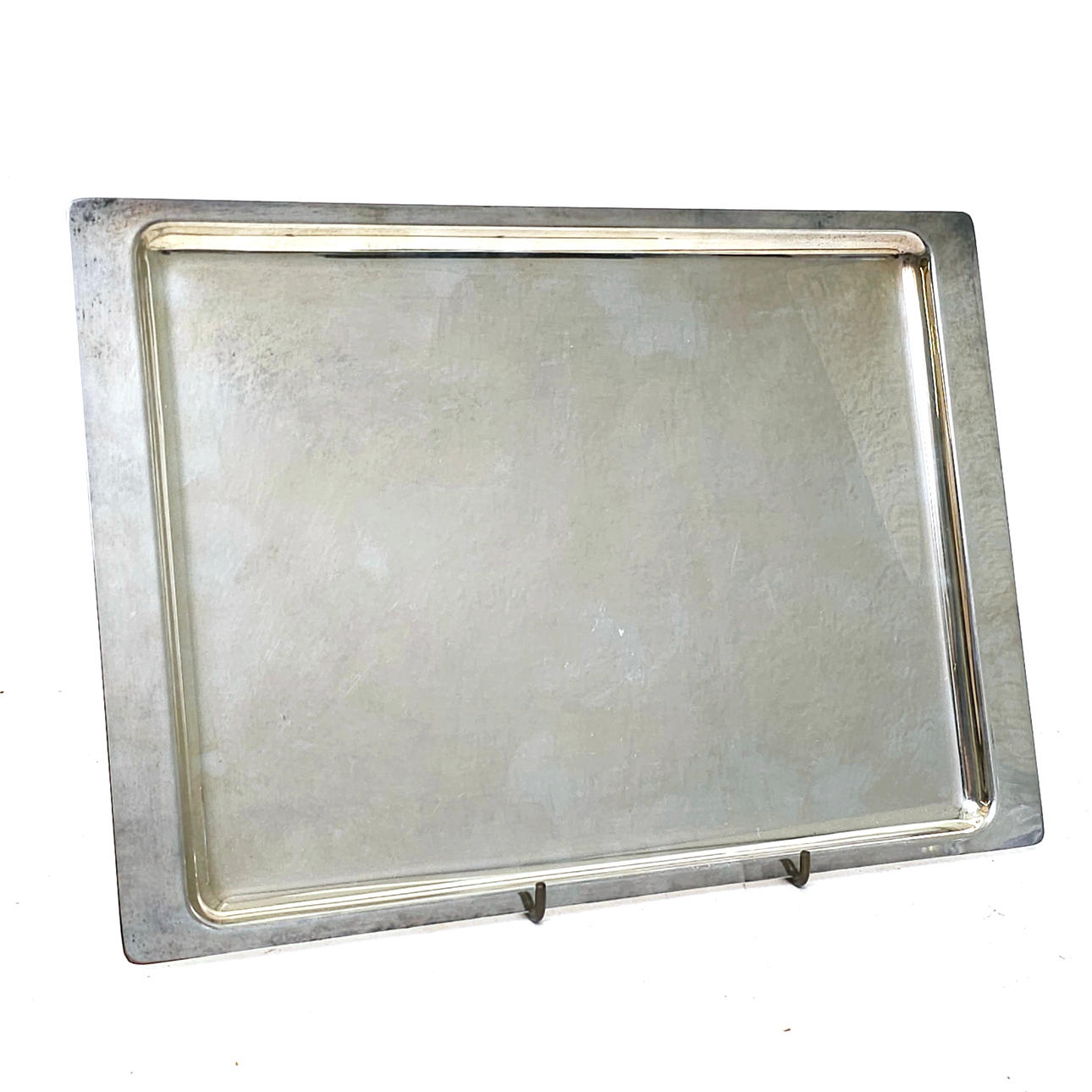 MENESES SPAIN. FUENTE EN ALPACA PLATEADA.