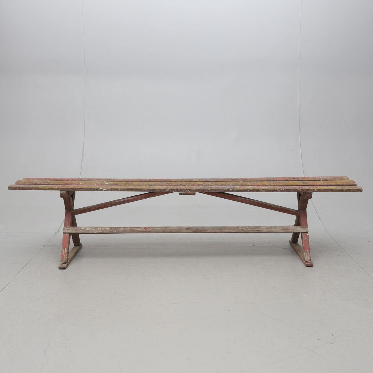 Puutarhapenkki, puinen, 1900-luvun alkupuoli.