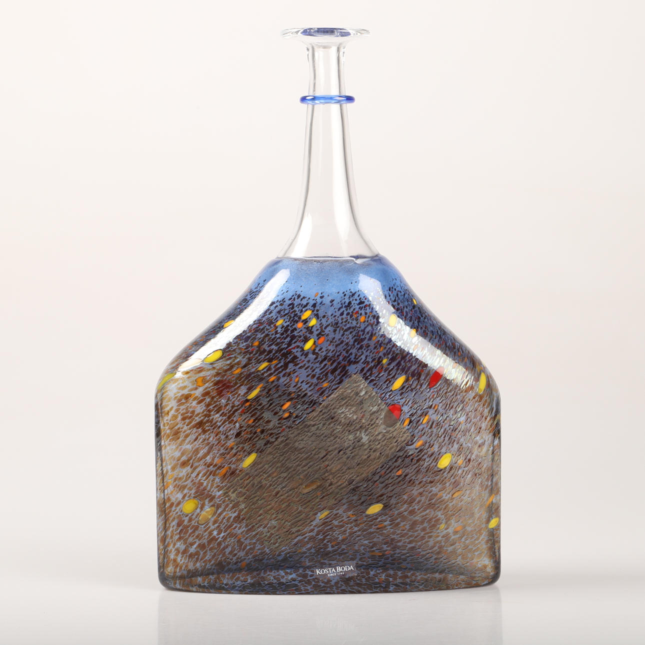 BERTIL VALLIEN. Vas "Satellite", glas, signerad.