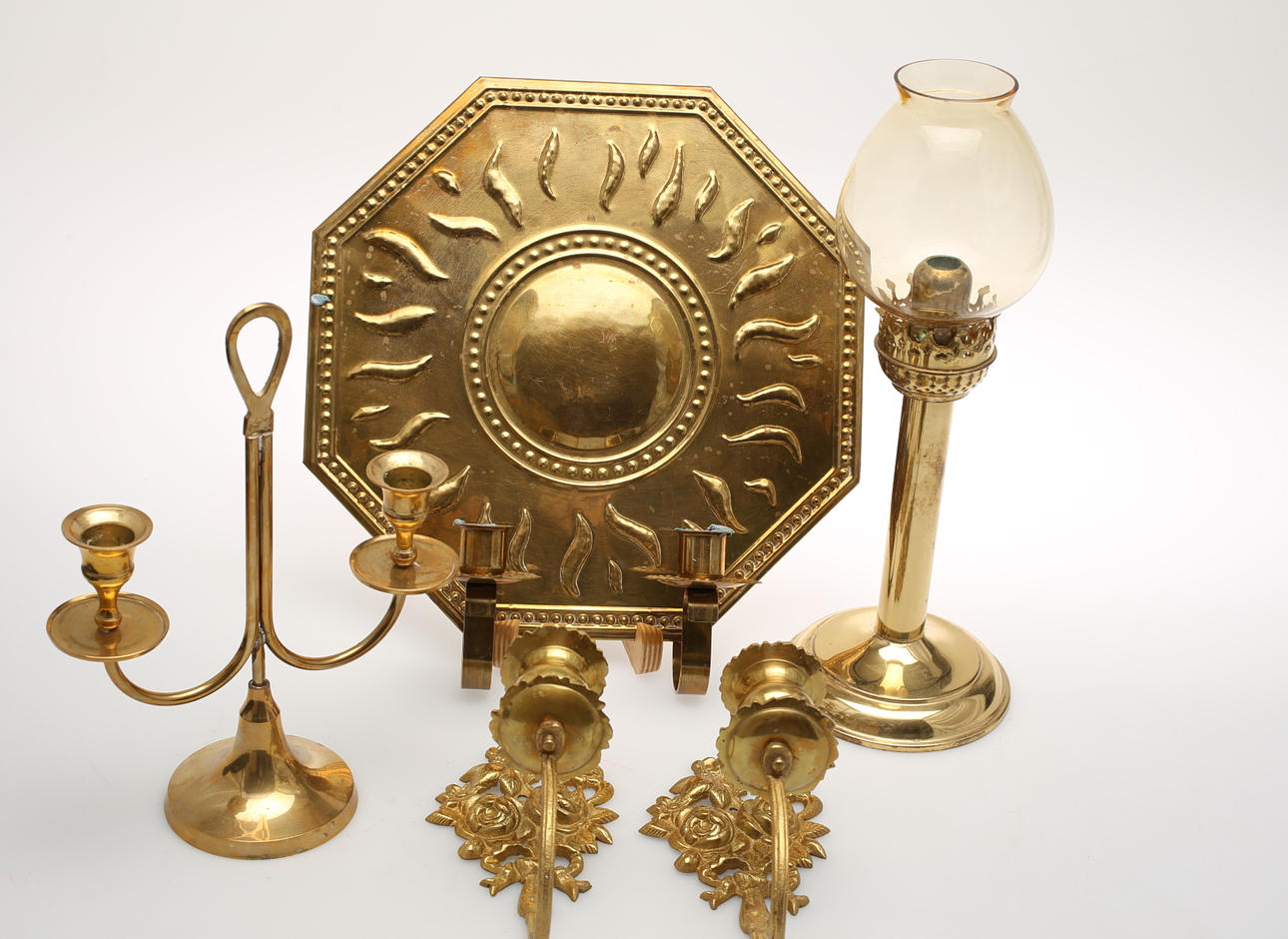 MÄSSINGSFÖREMÅL, 5 DELAR.