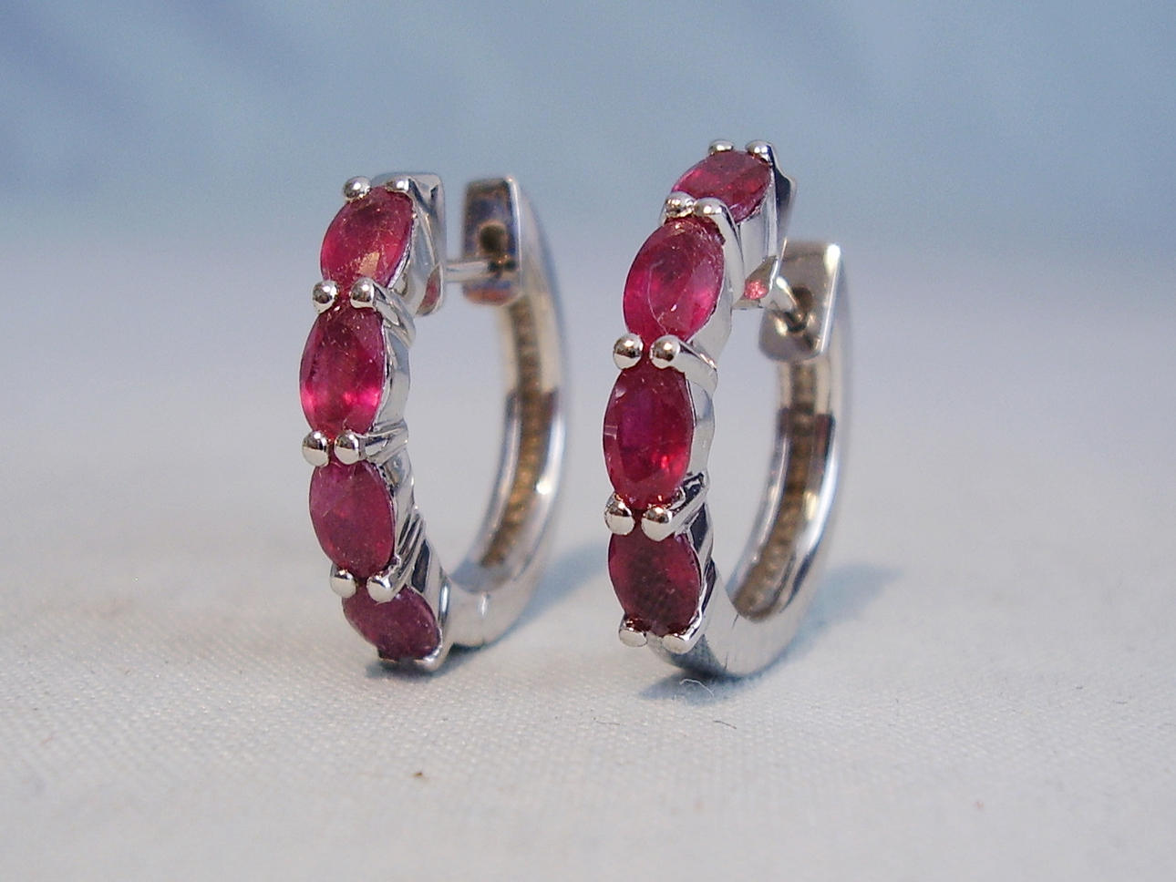 ruby hoop örhängen ca. 1,80 ct. i silver 925.