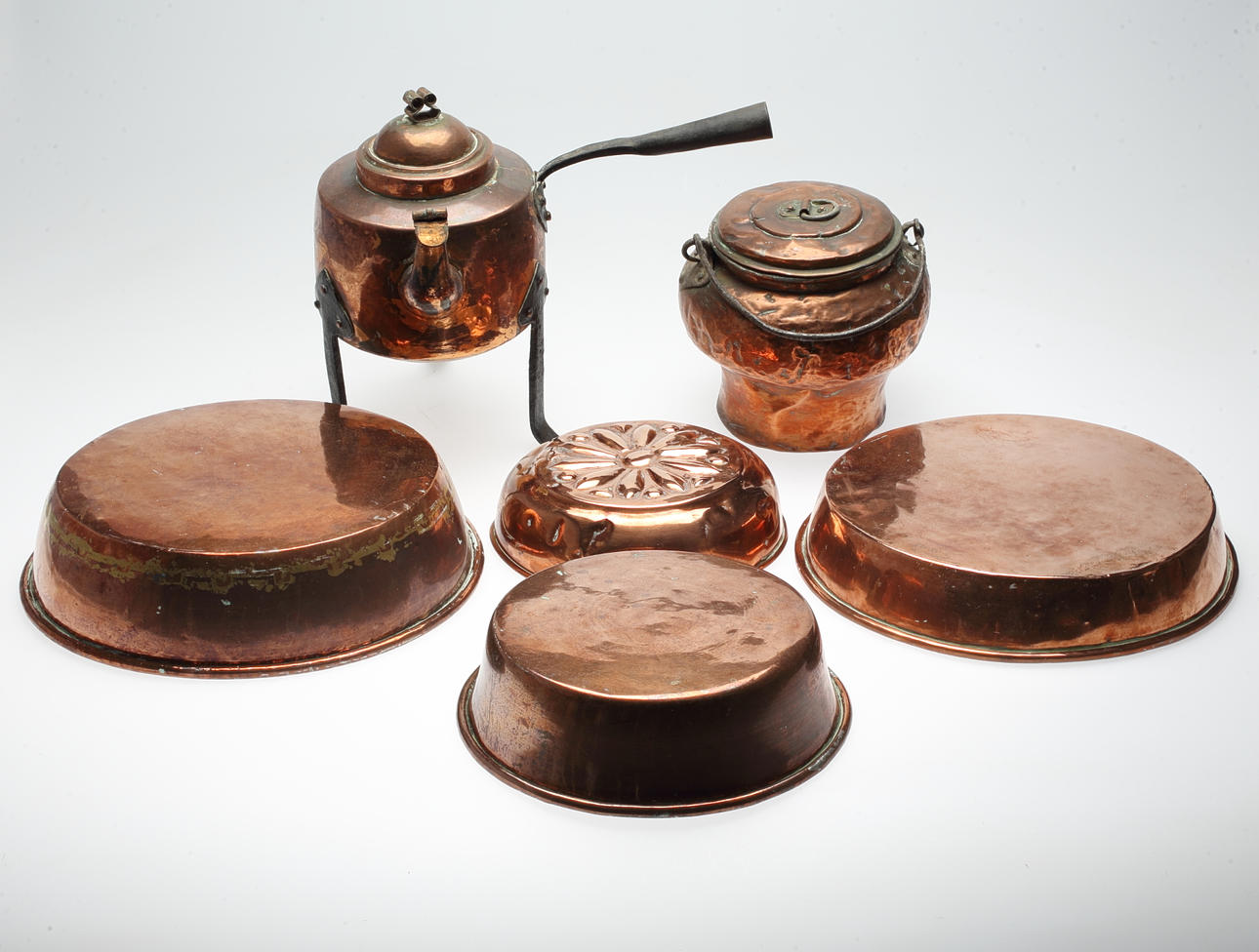 KOPPARKRUKA M FL KOPPARSAKER, 6 delar, 18/1900-tal.