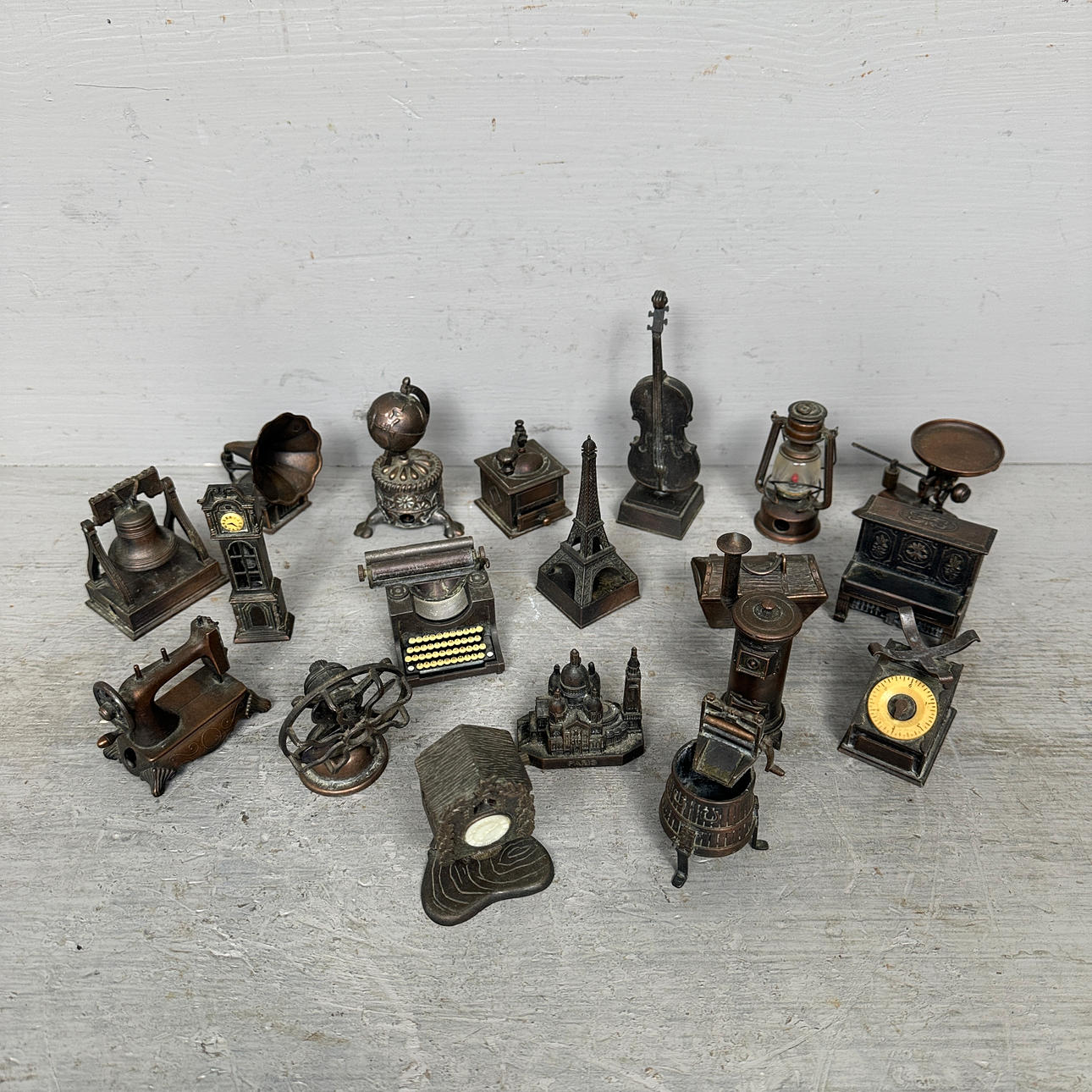 PENCIL SHARPENER, cast iron, 19 pieces.