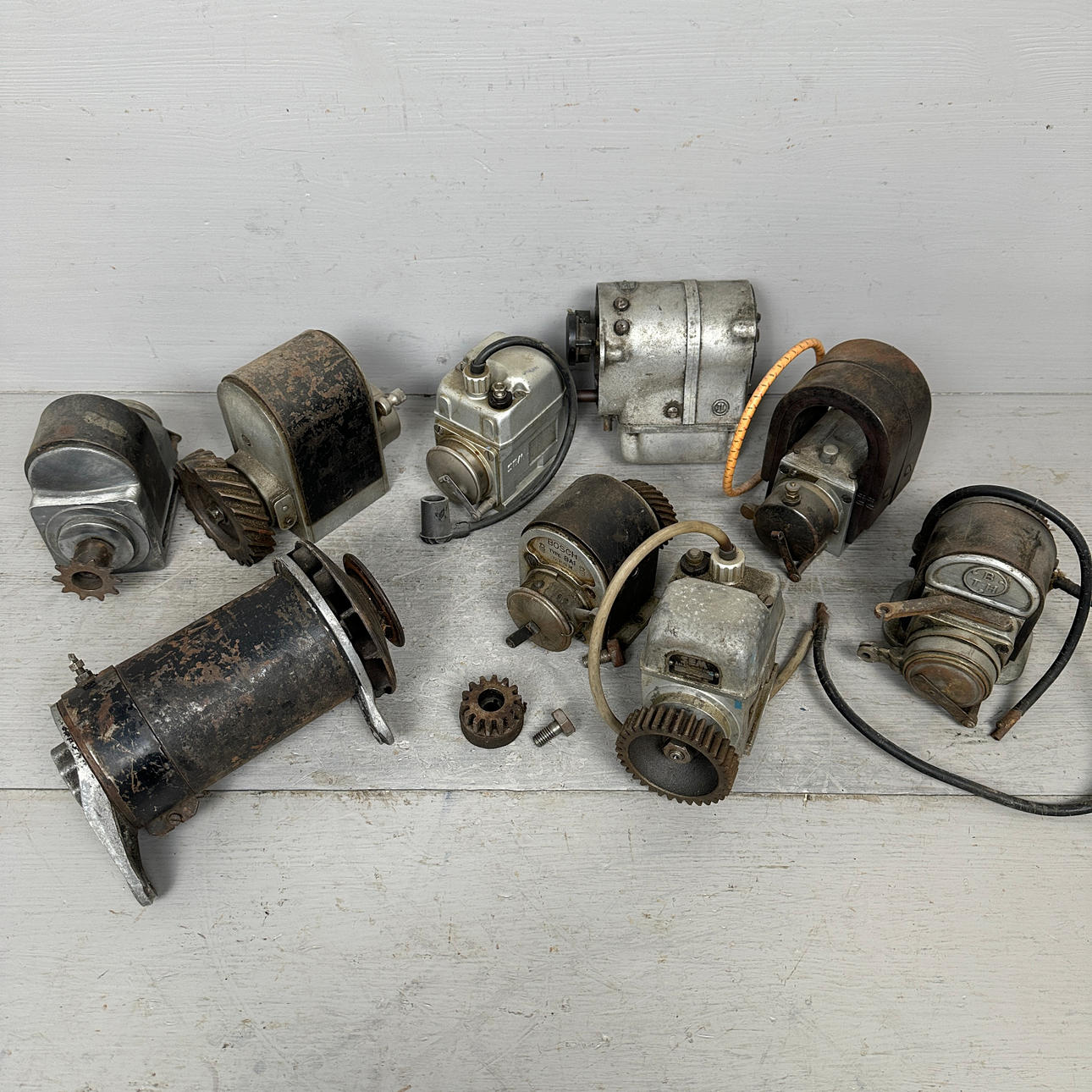 MAGNETER & GENERATOR M.M, 9 delar, 1900-tal.