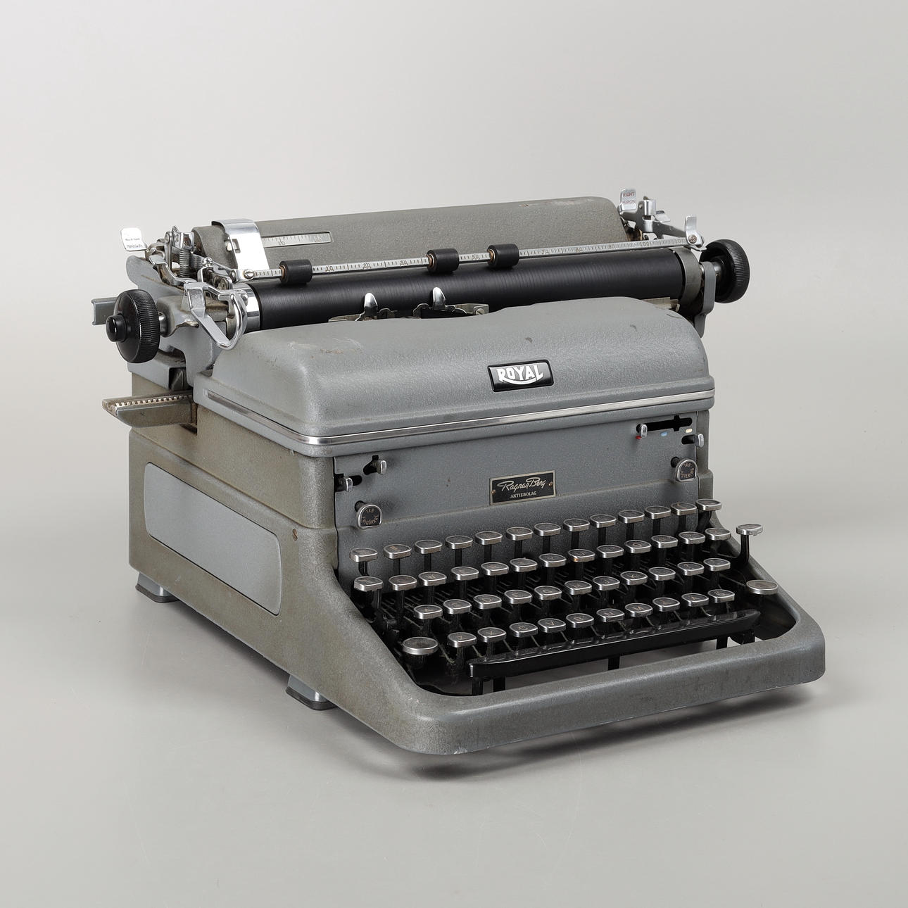 SKRIVMASKIN, Royal, Ragnar Berg AB, 1900-talets mitt.