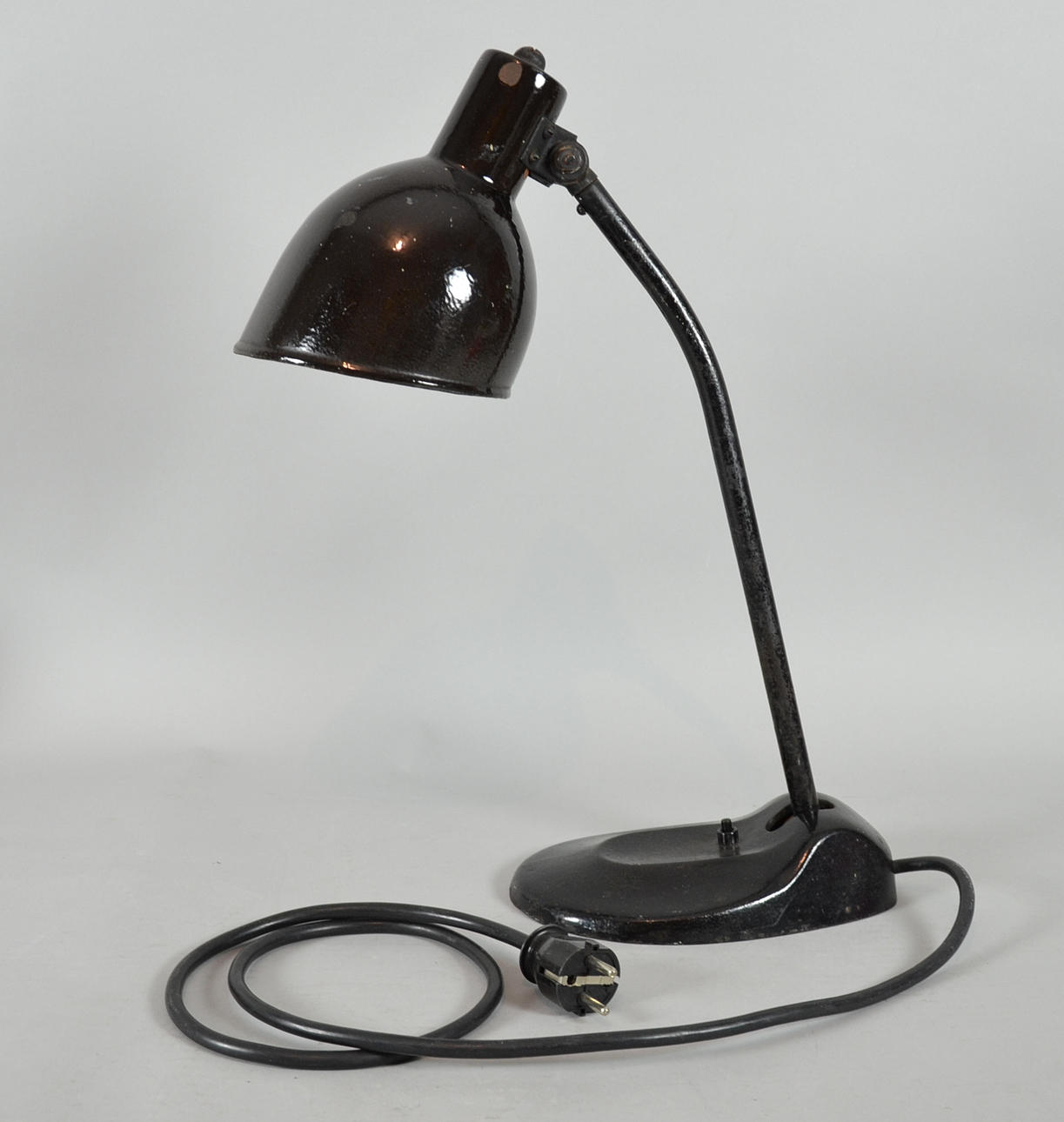 BAUHAUS STIL BORDLAMPE.