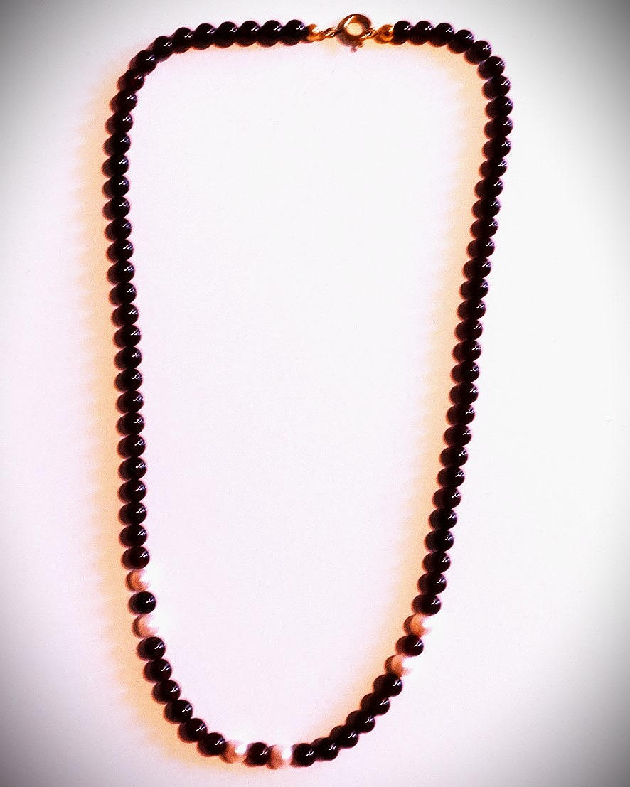 GARNET and PEARL necklace.