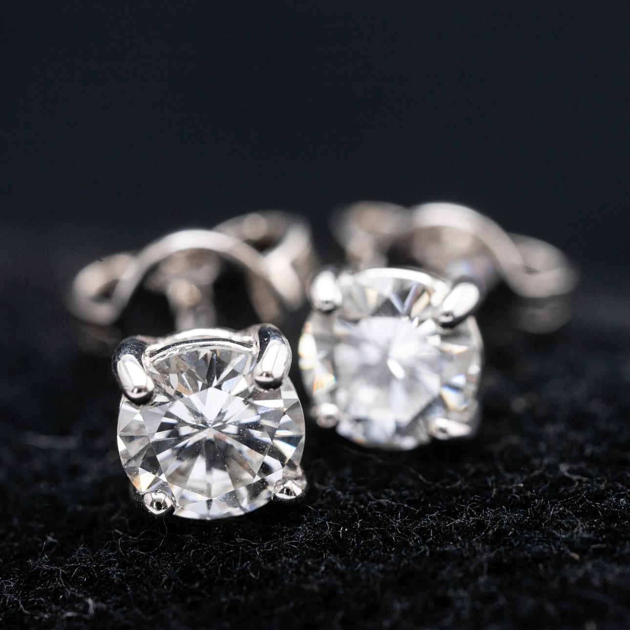Diamond earrings ca. 0.96 ct.