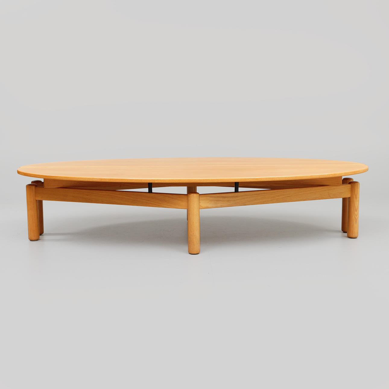 VICO MAGISTRETTI. A two-piece coffee table, “Sinbad”, 1980, speech