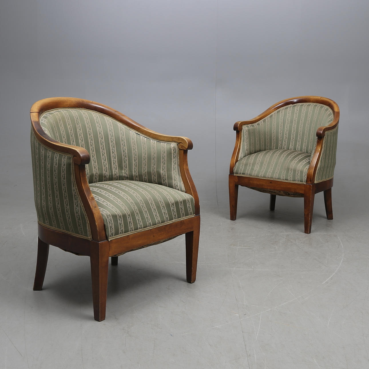 FÅTÖLJER, ett par, 1900-talets första hälft.