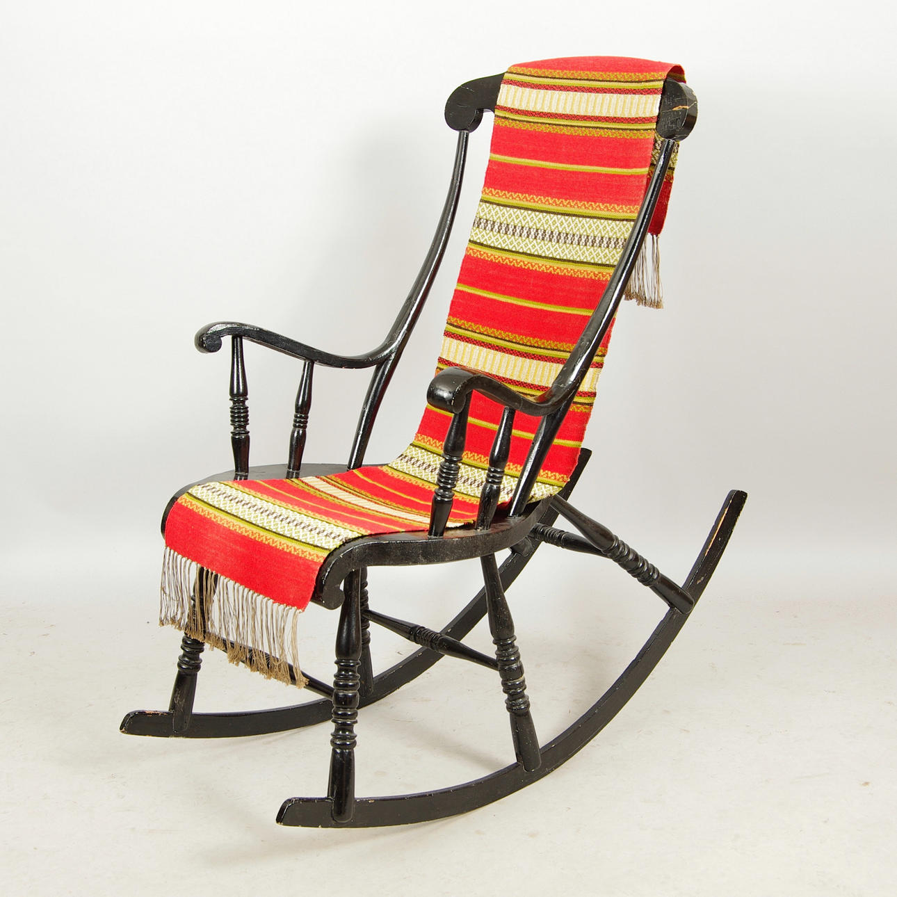 GUNGSTOL, svartmålad, sekelskiftet 1800/1900.