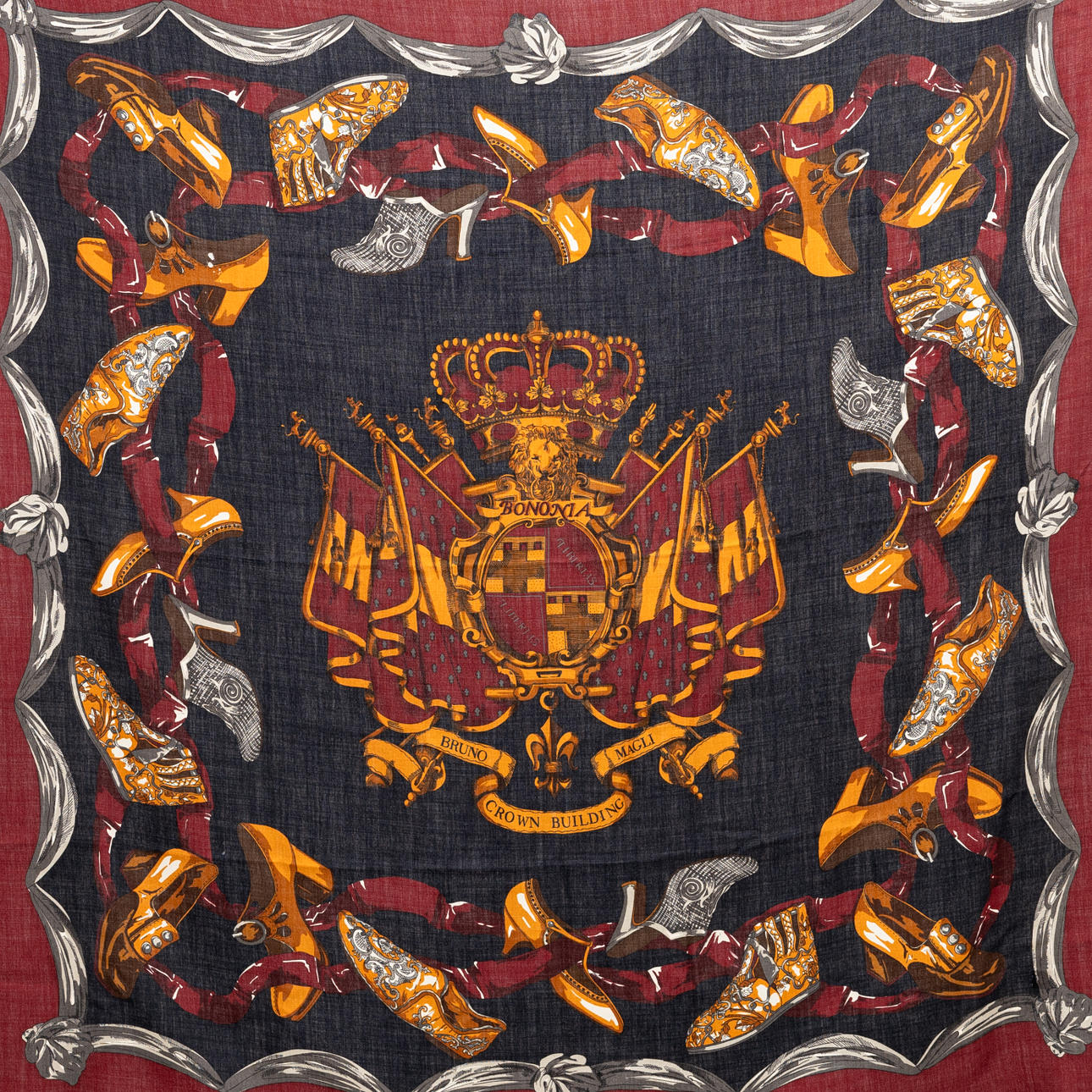 BRUNO MAGLI. Mantón, lana y seda.