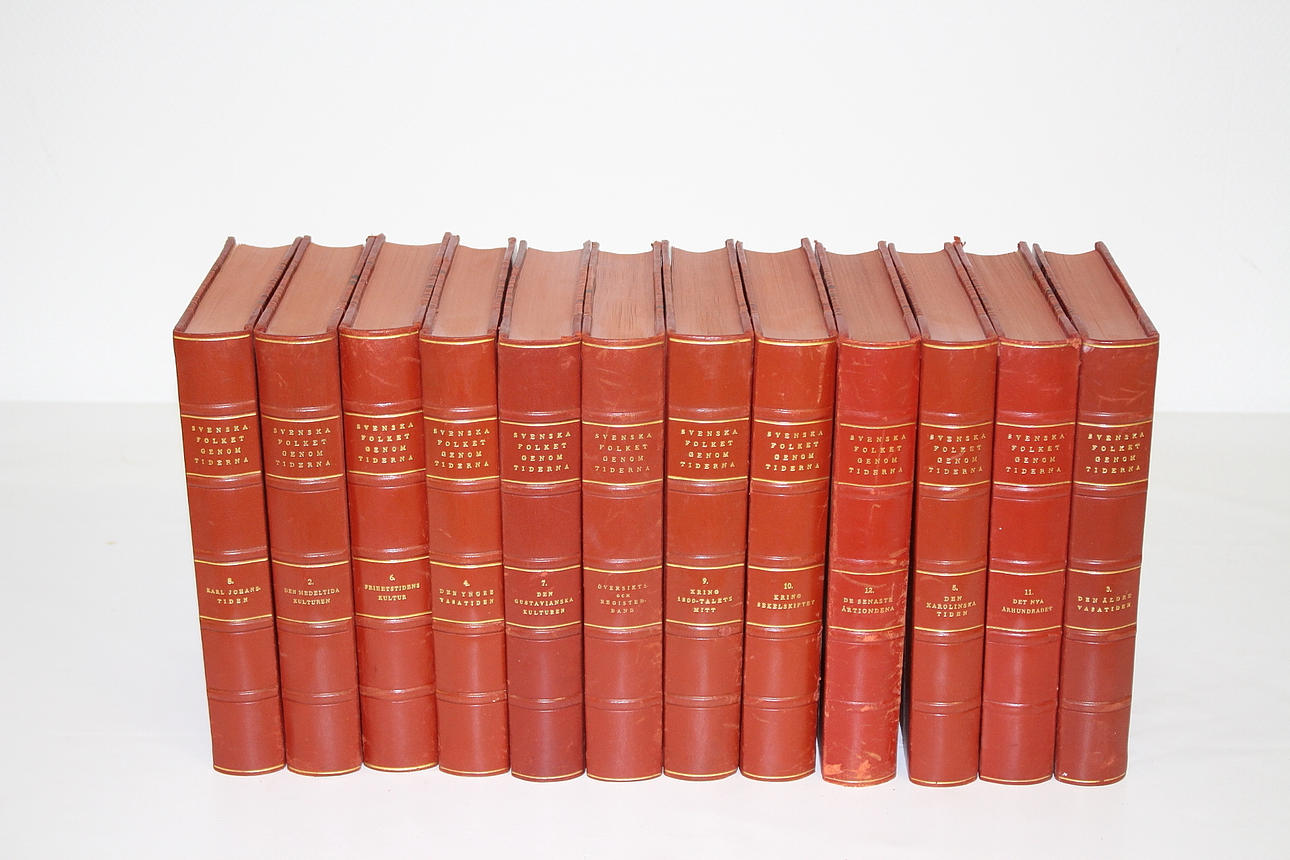 SVENSKA FOLKET GENOM TIDERNA.