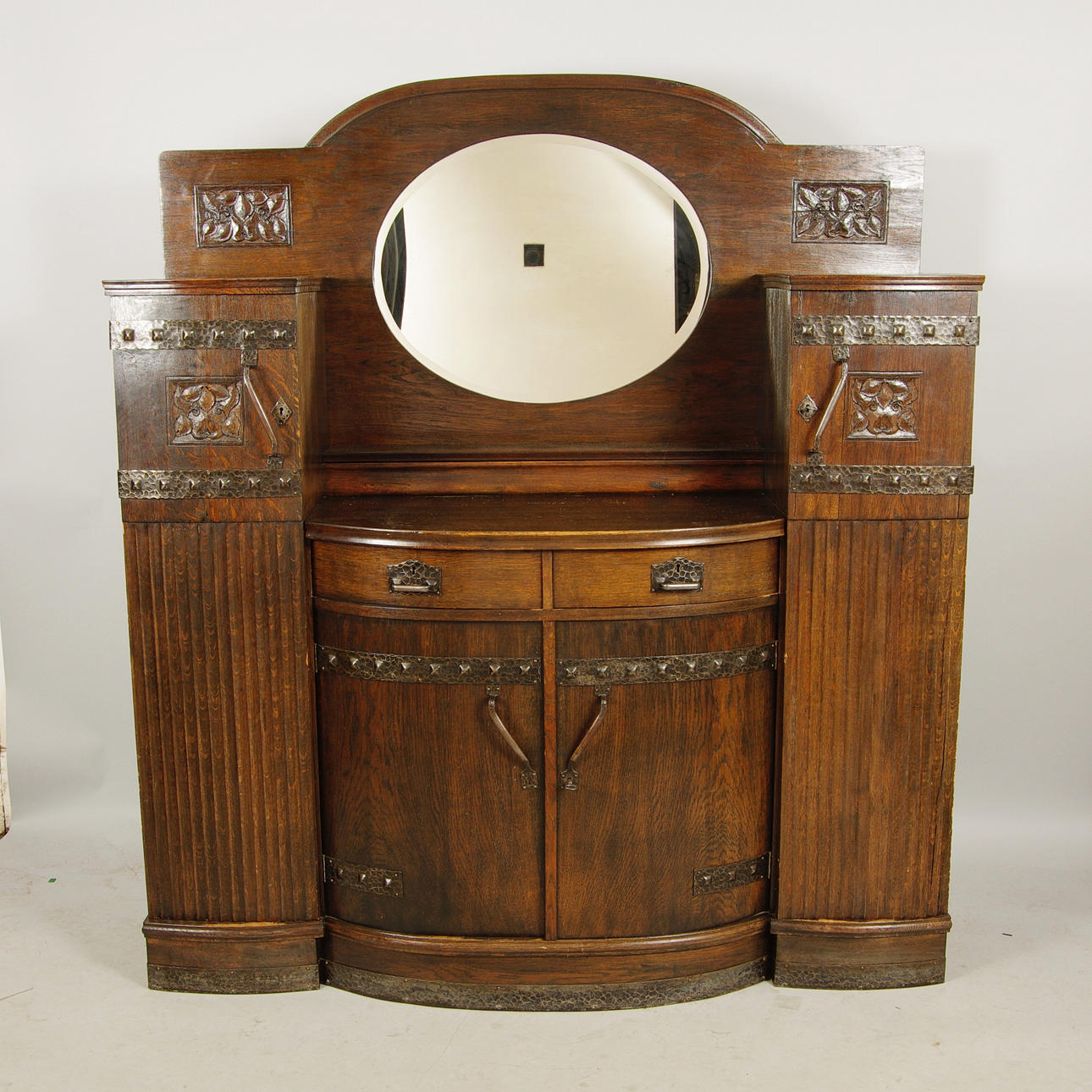 MATSALSSKÅP, ek med spegelöverdel, jugend.