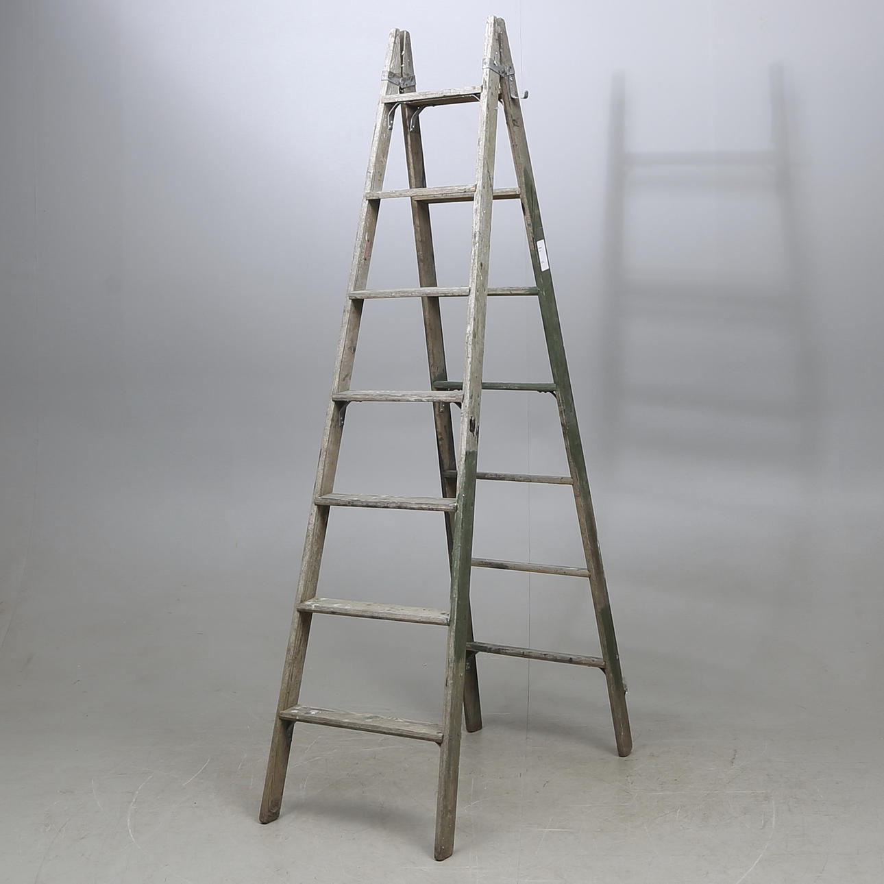 STEGE, trä, 1900-tal.