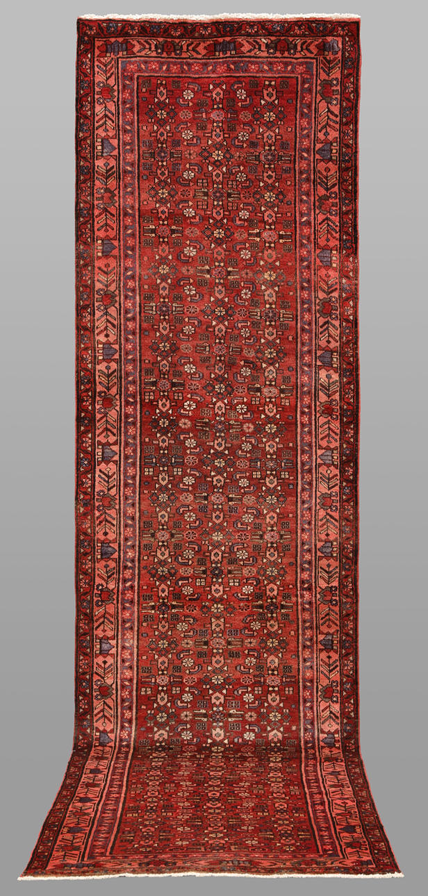 ORIENT CARPET. Hamadan, gallery model, 415 x 107 cm.