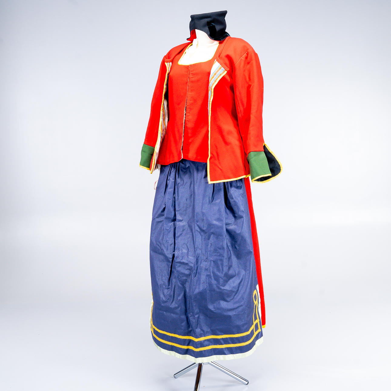 Västergötland toarp folkdräkt 36/38.