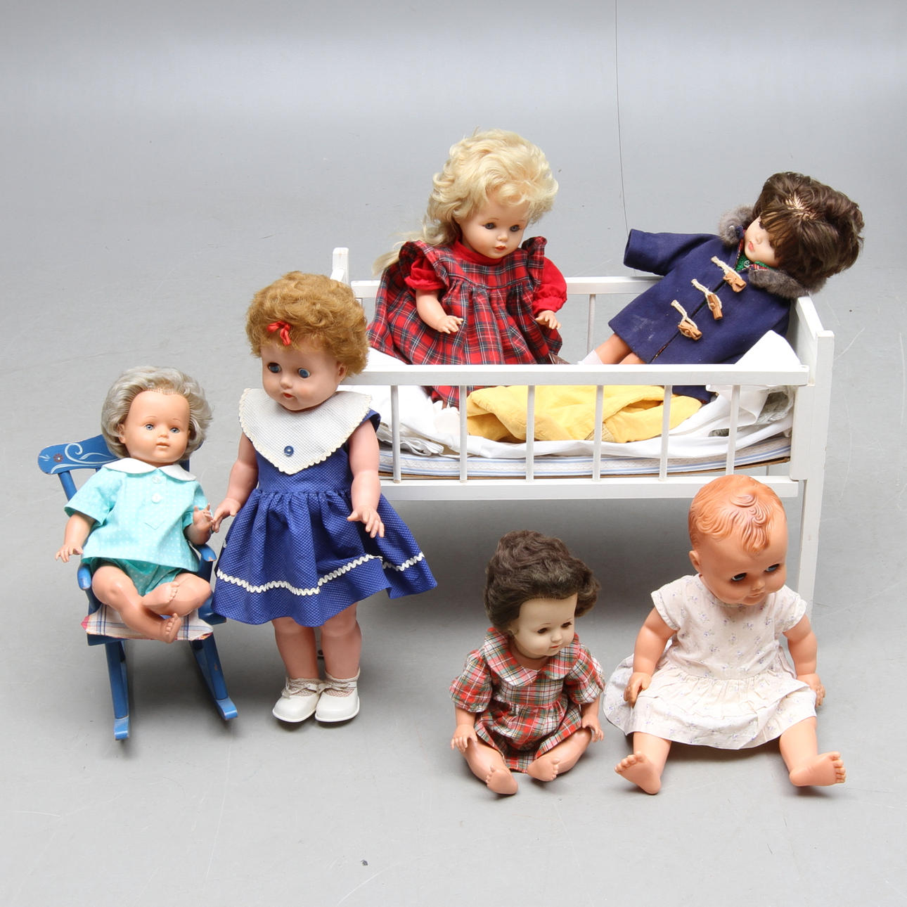 DOCKOR 6 st samt DOCKSÄNG, DOCKSTOL, 1900-tal.