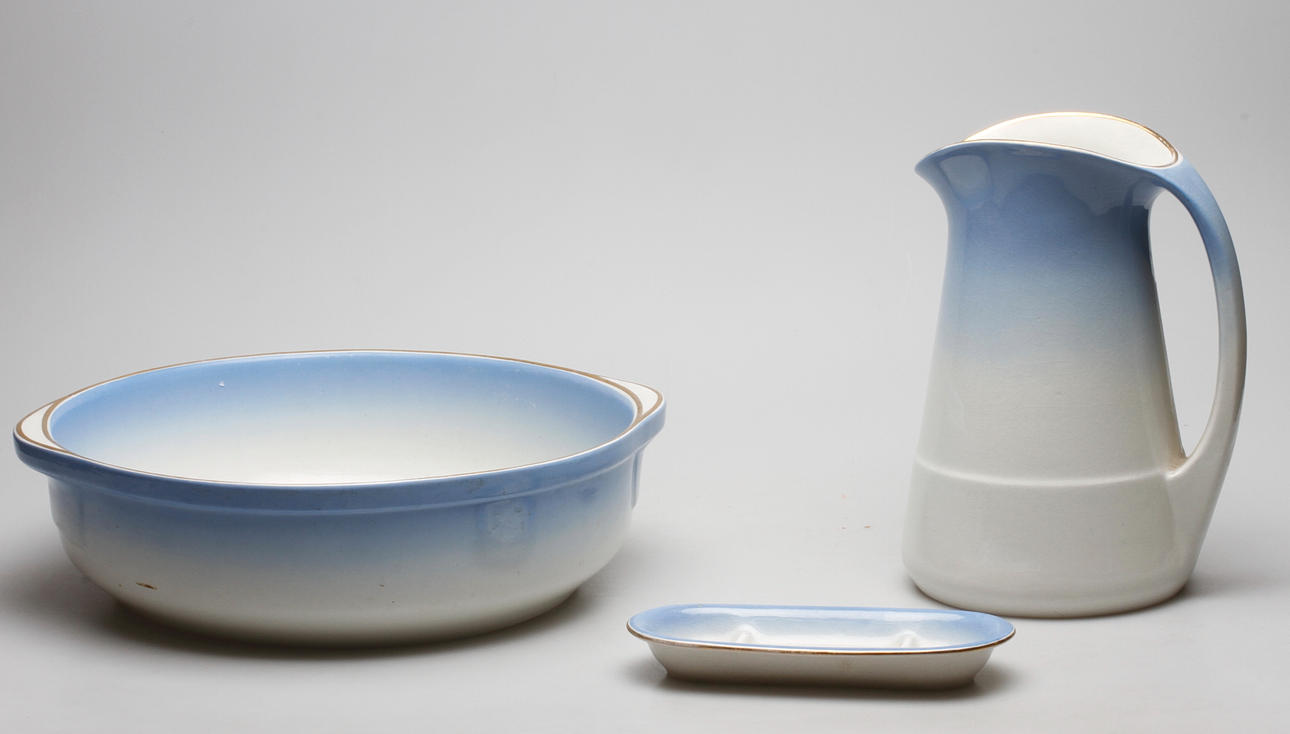 TVÄTTSERVIS, 3 delar, flintgods, Rörstrand, 1900-talets första hälft.