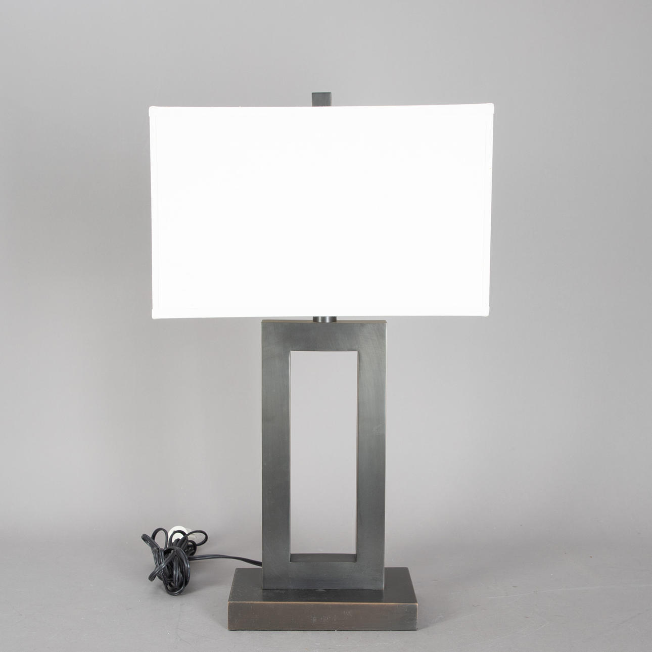 Ethan Allen. Stafford Bronze Contemporary Table Lamp.