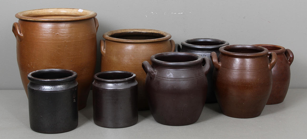 KRUKOR, 8 st, lergods, bl.a. Höganäs och Raus.