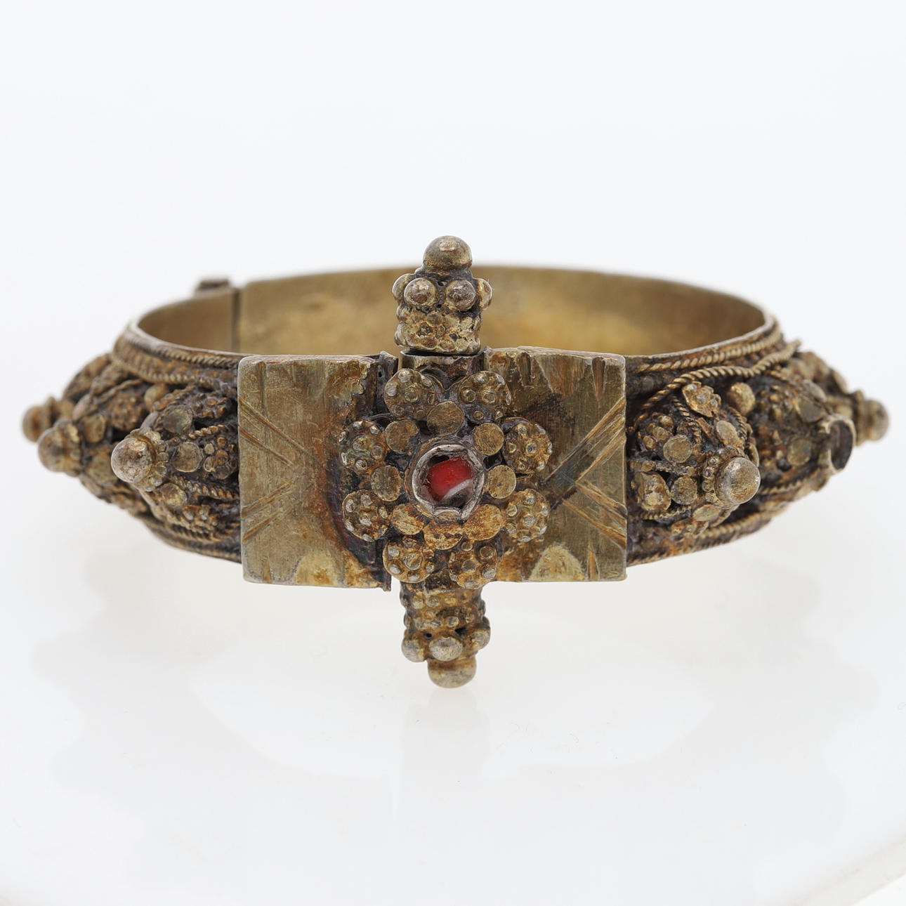 BANGLE, Bedouin bangle, gilt silver, Yemen.